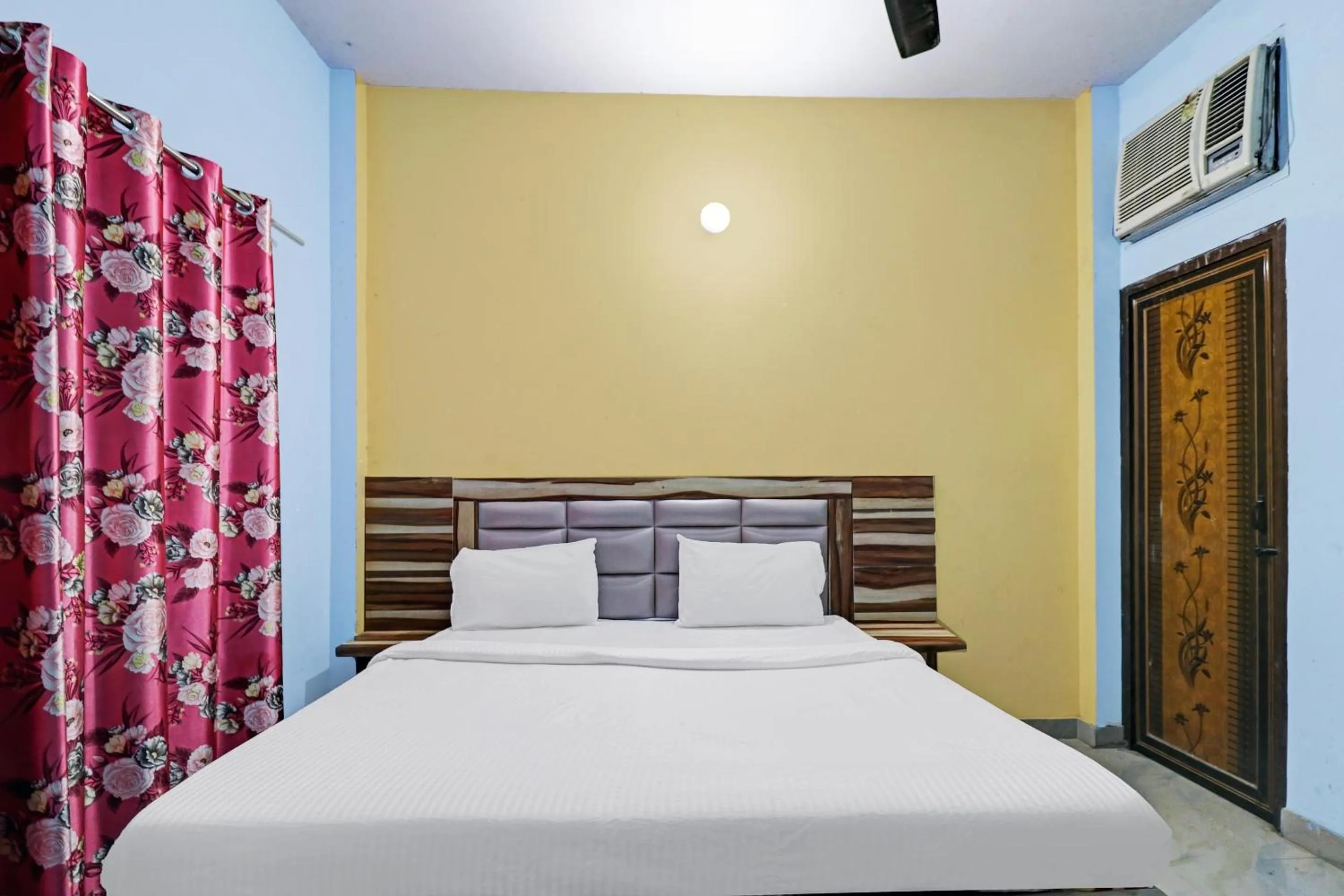 Lobby or reception, Bed in Hotel O Knight guest house