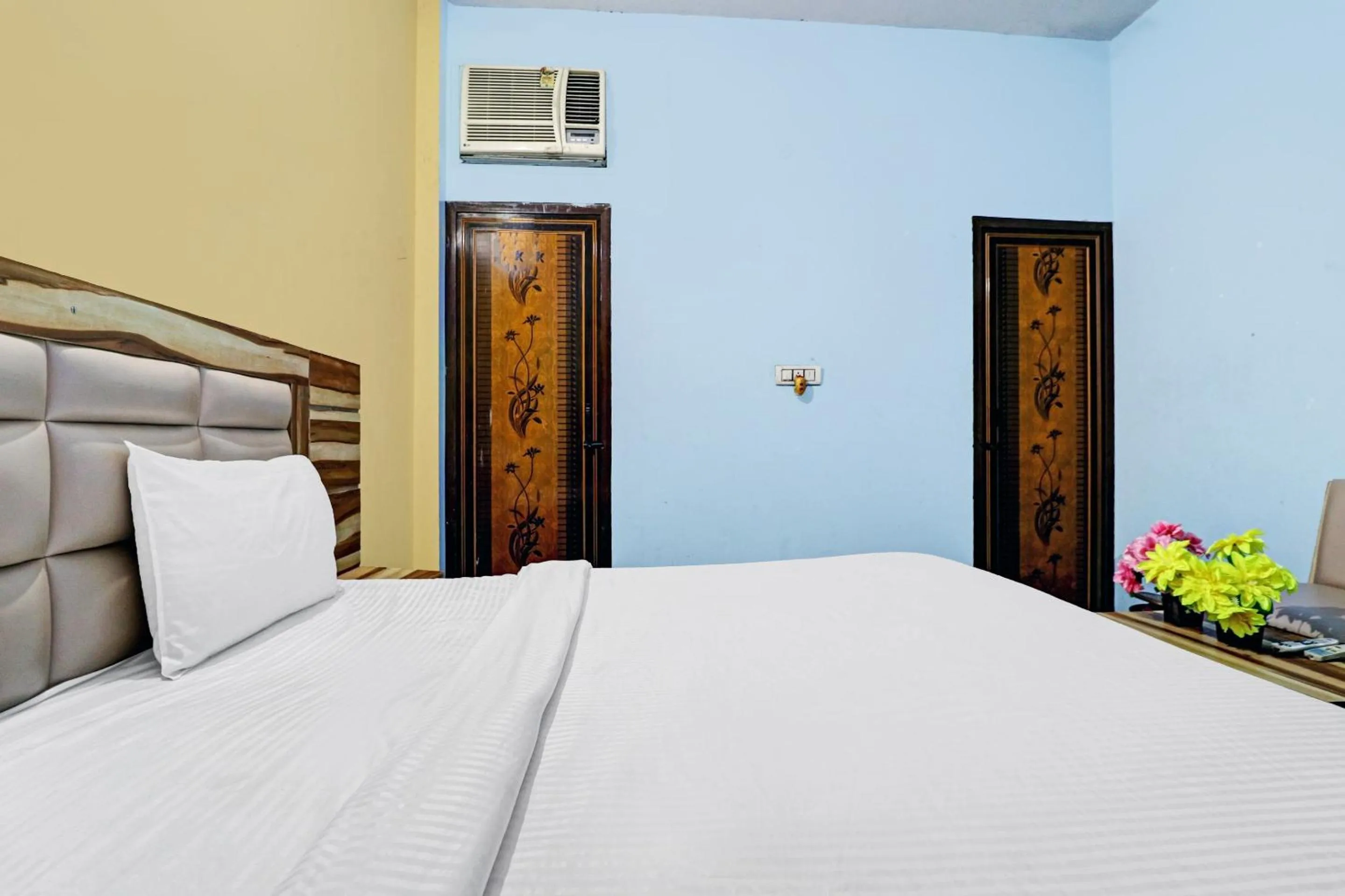 Bedroom, Bed in Hotel O Knight guest house