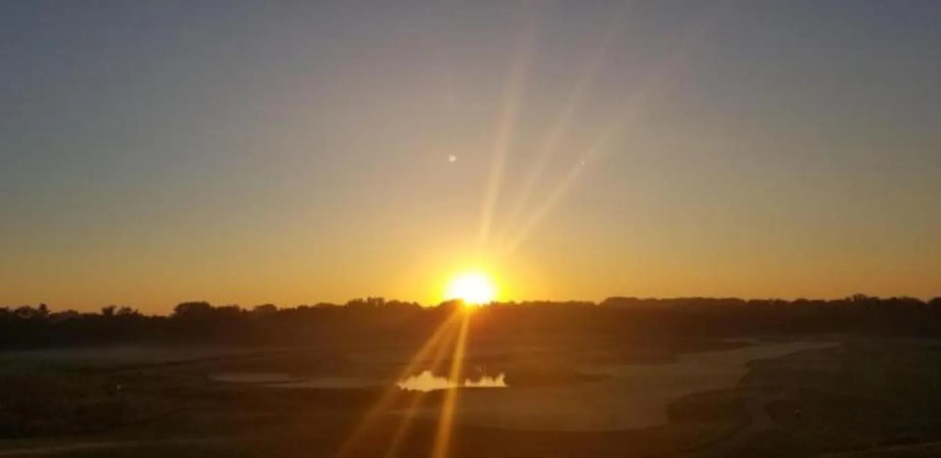 Sunrise in Qube Hotel - Polk City