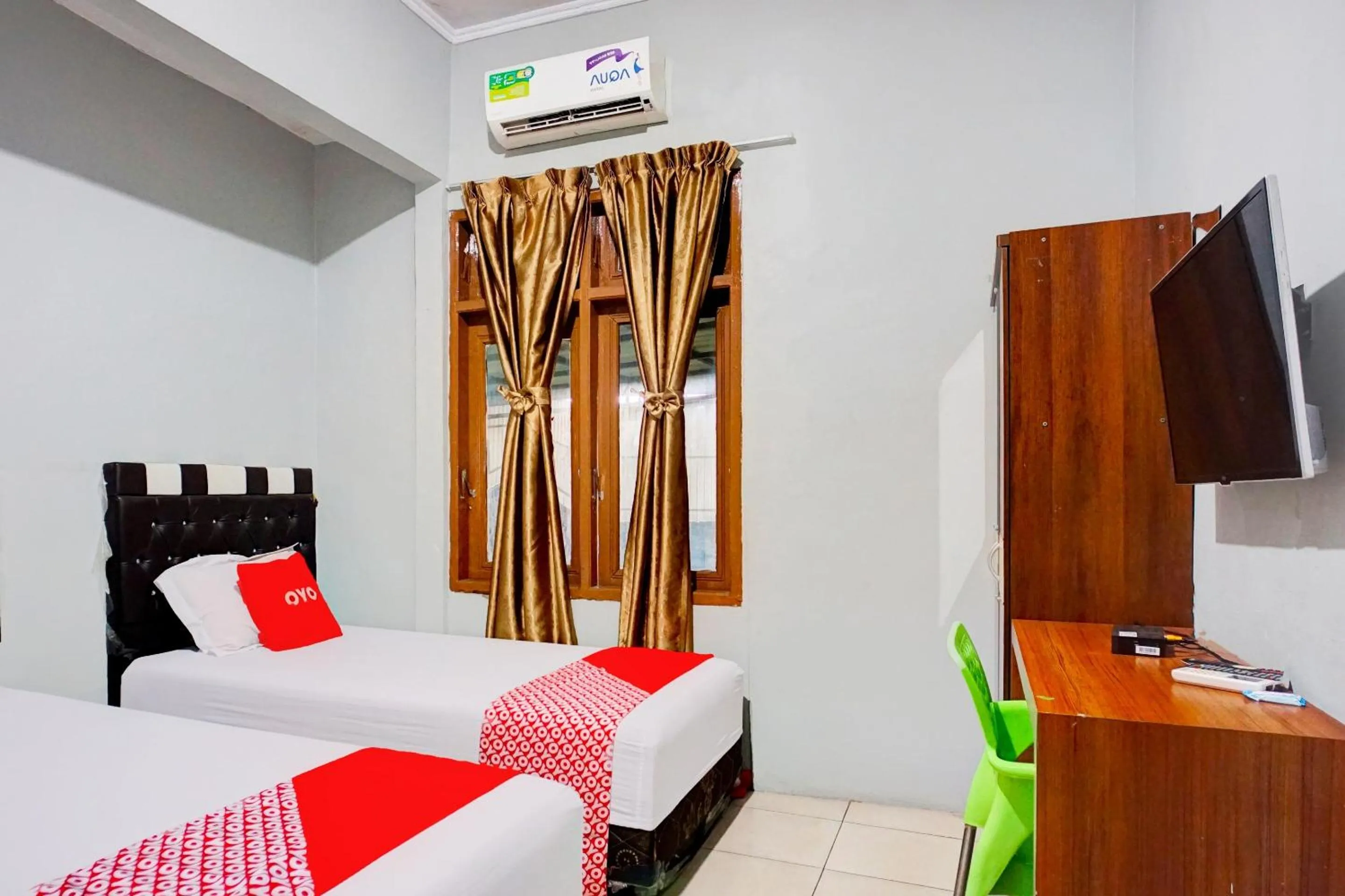 Bedroom in Hotel O Home Stay Kembar Syariah