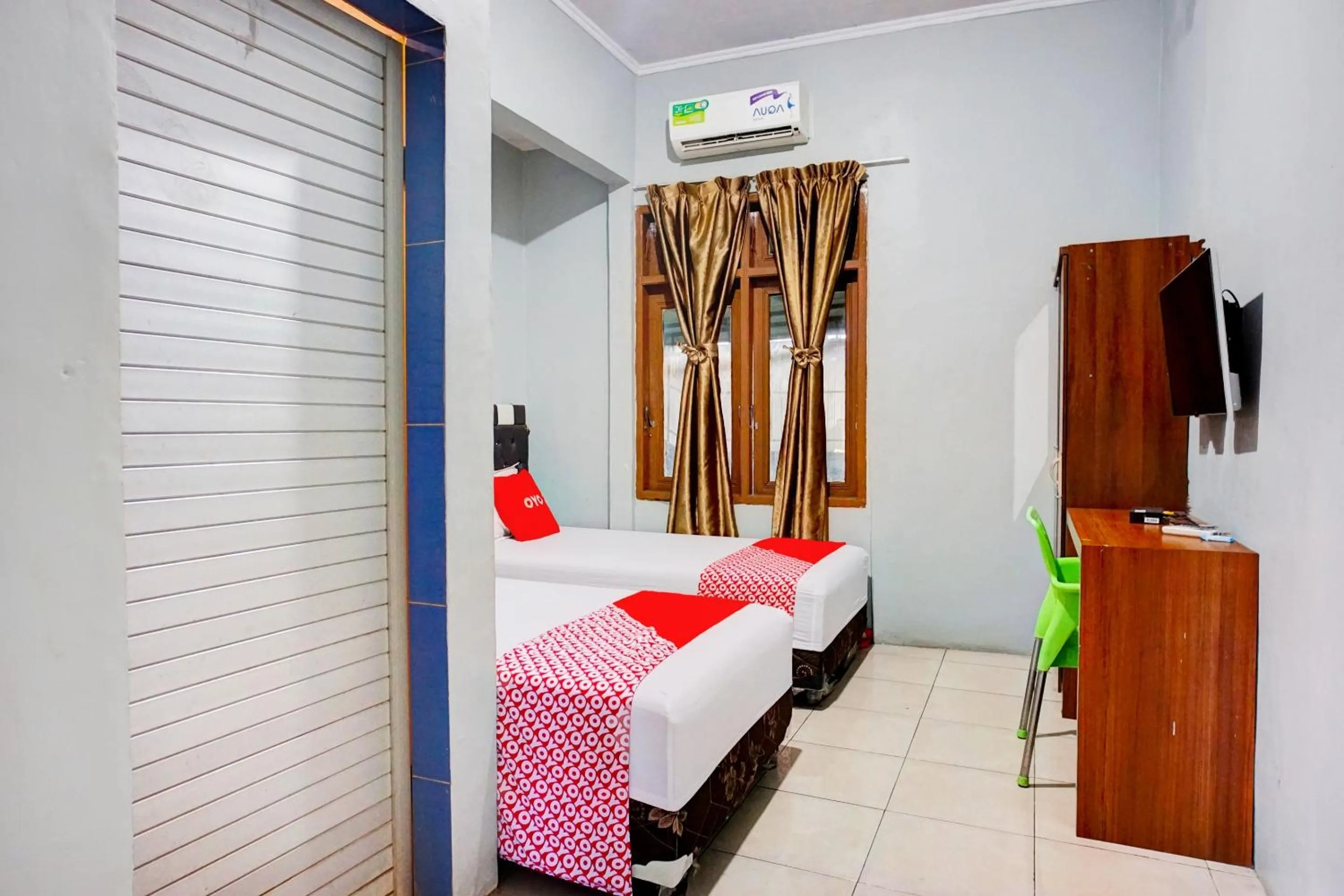 Bedroom in Hotel O Home Stay Kembar Syariah