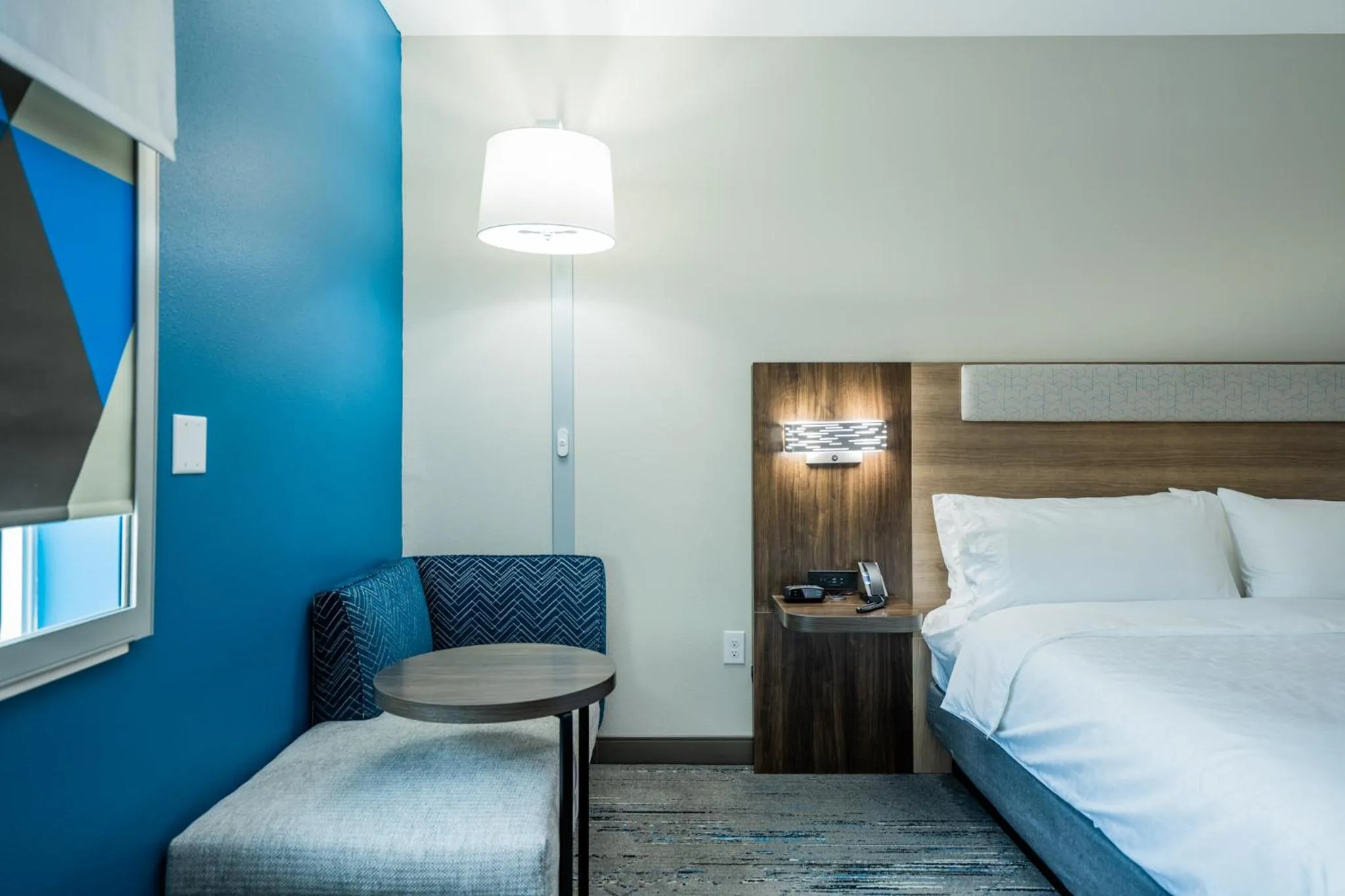 Photo of the whole room, Bed in Holiday Inn Express & Suites Charlottesville by IHG