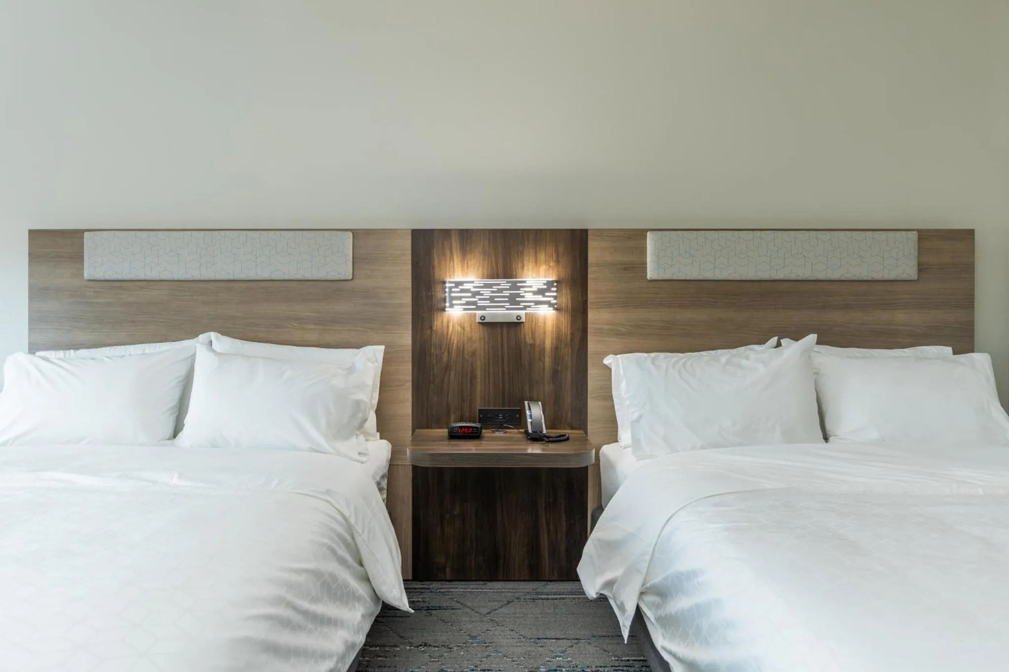 Photo of the whole room, Bed in Holiday Inn Express & Suites Charlottesville by IHG