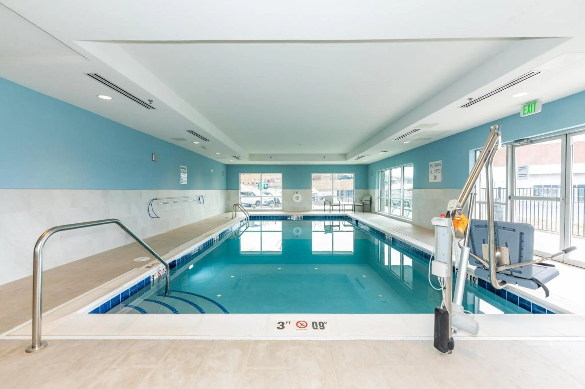 Swimming pool in Holiday Inn Express & Suites Charlottesville by IHG