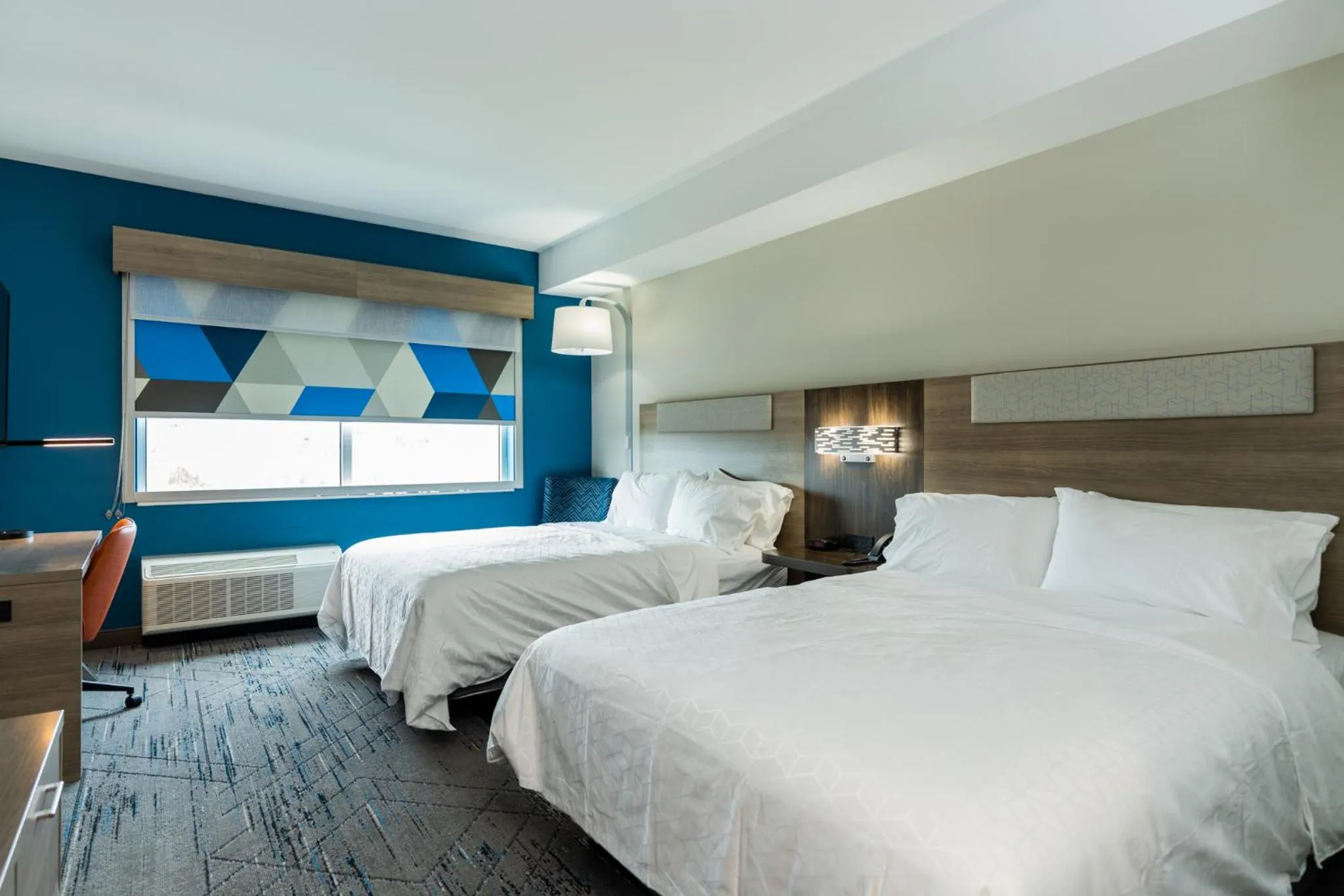 Photo of the whole room, Bed in Holiday Inn Express & Suites Charlottesville by IHG