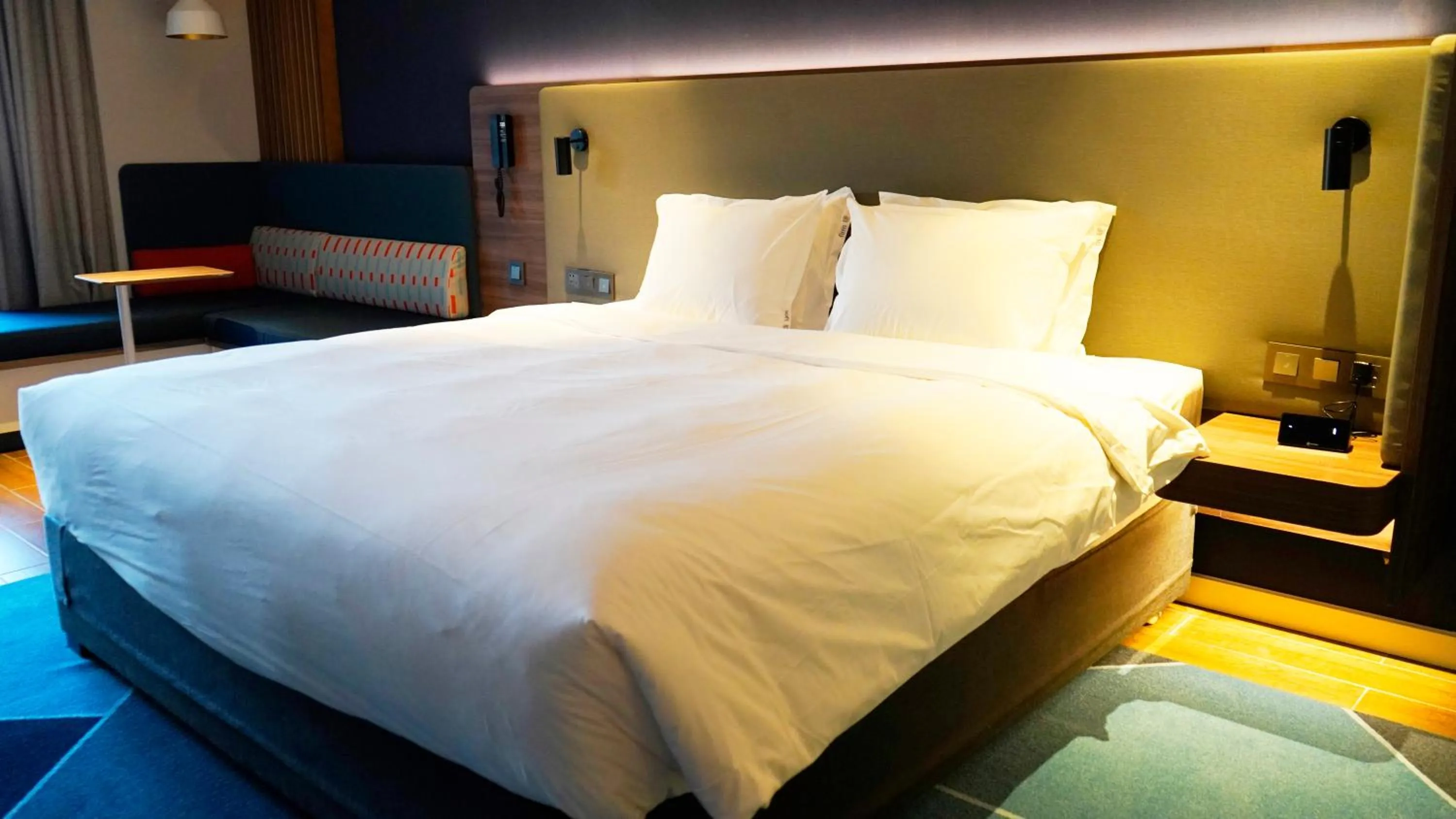 Photo of the whole room, Bed in Holiday Inn Express Chongli by IHG