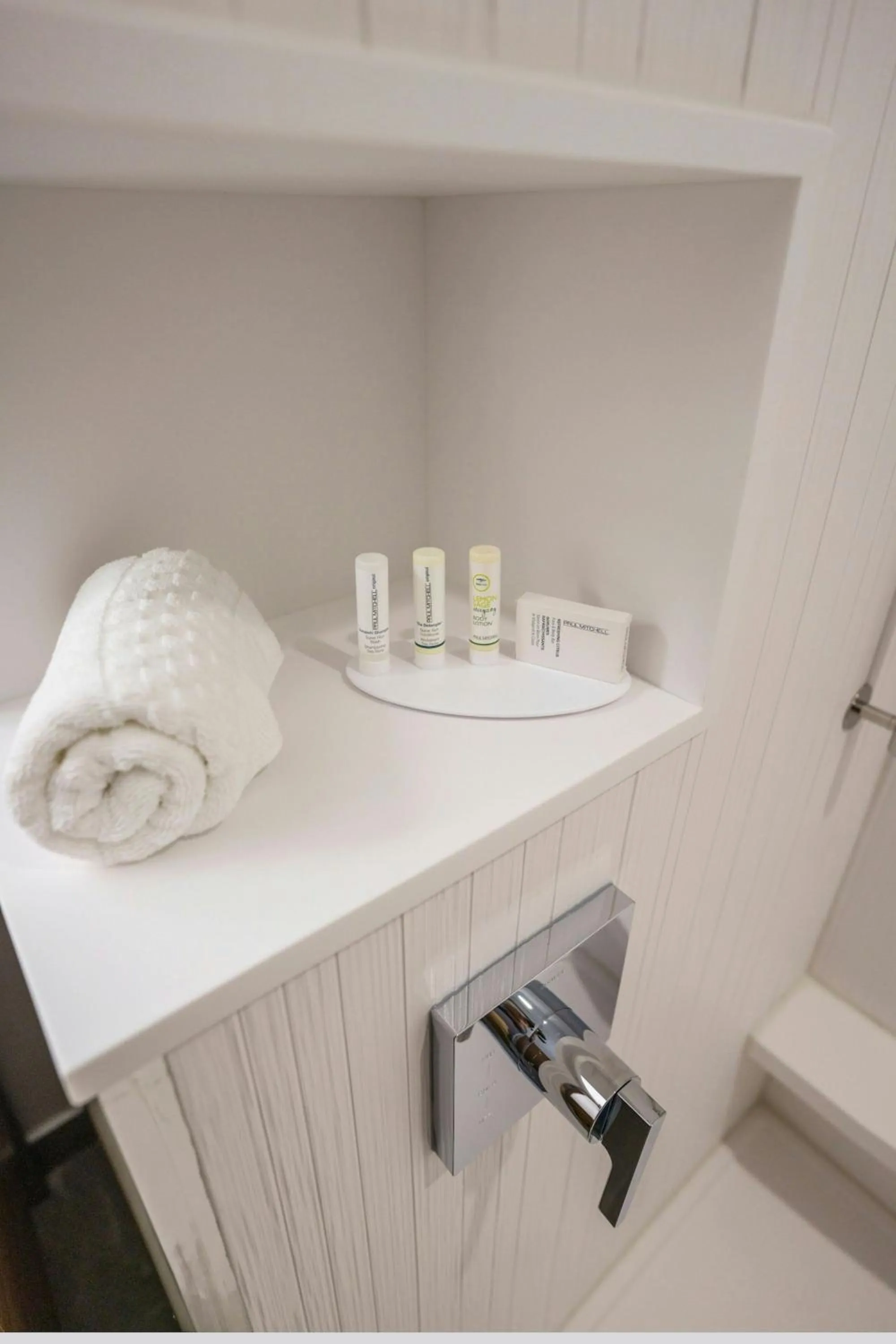 Bathroom in Courtyard by Marriott Indianapolis Fishers