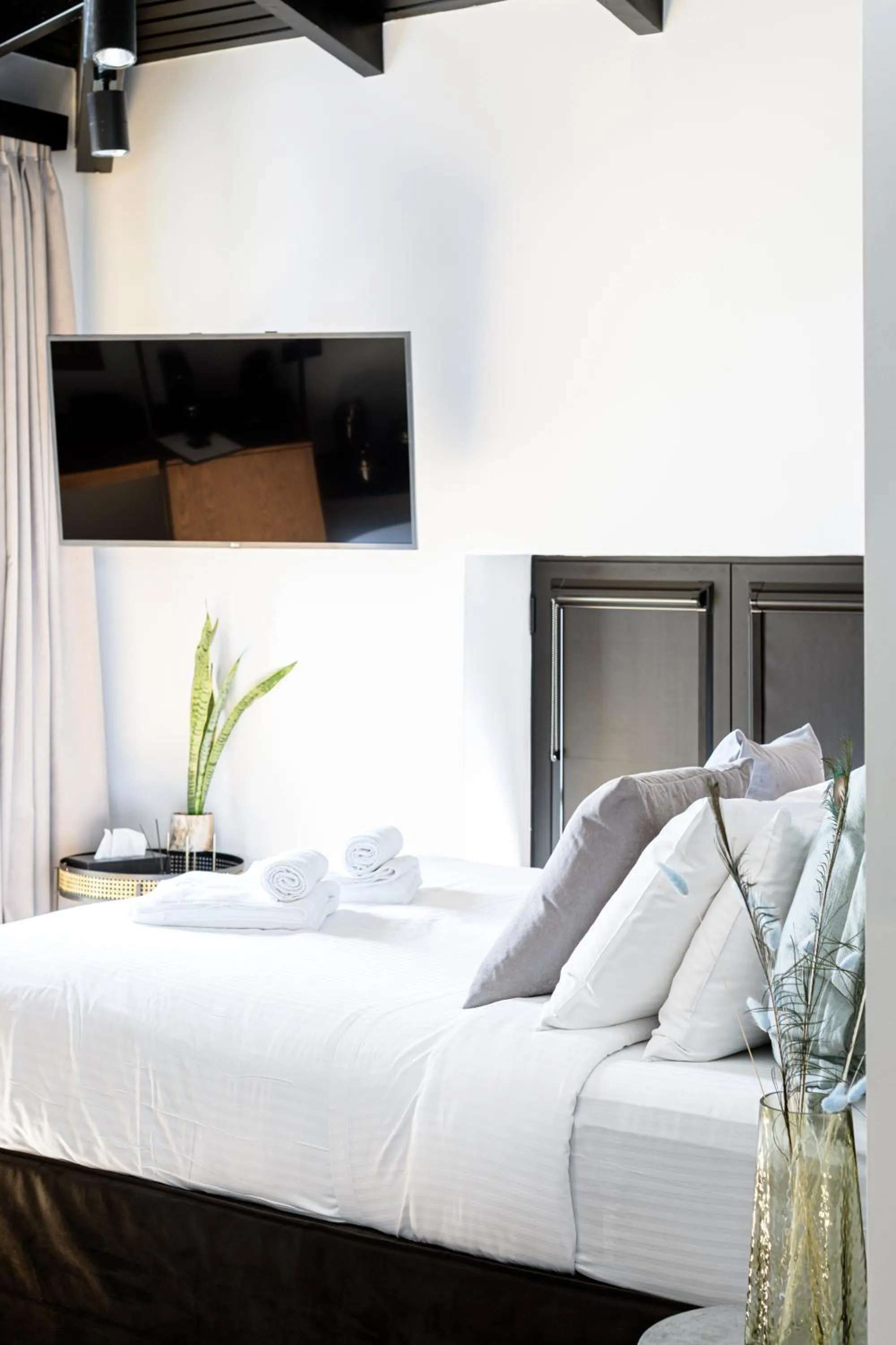 Bedroom, Bed in Snob Athens