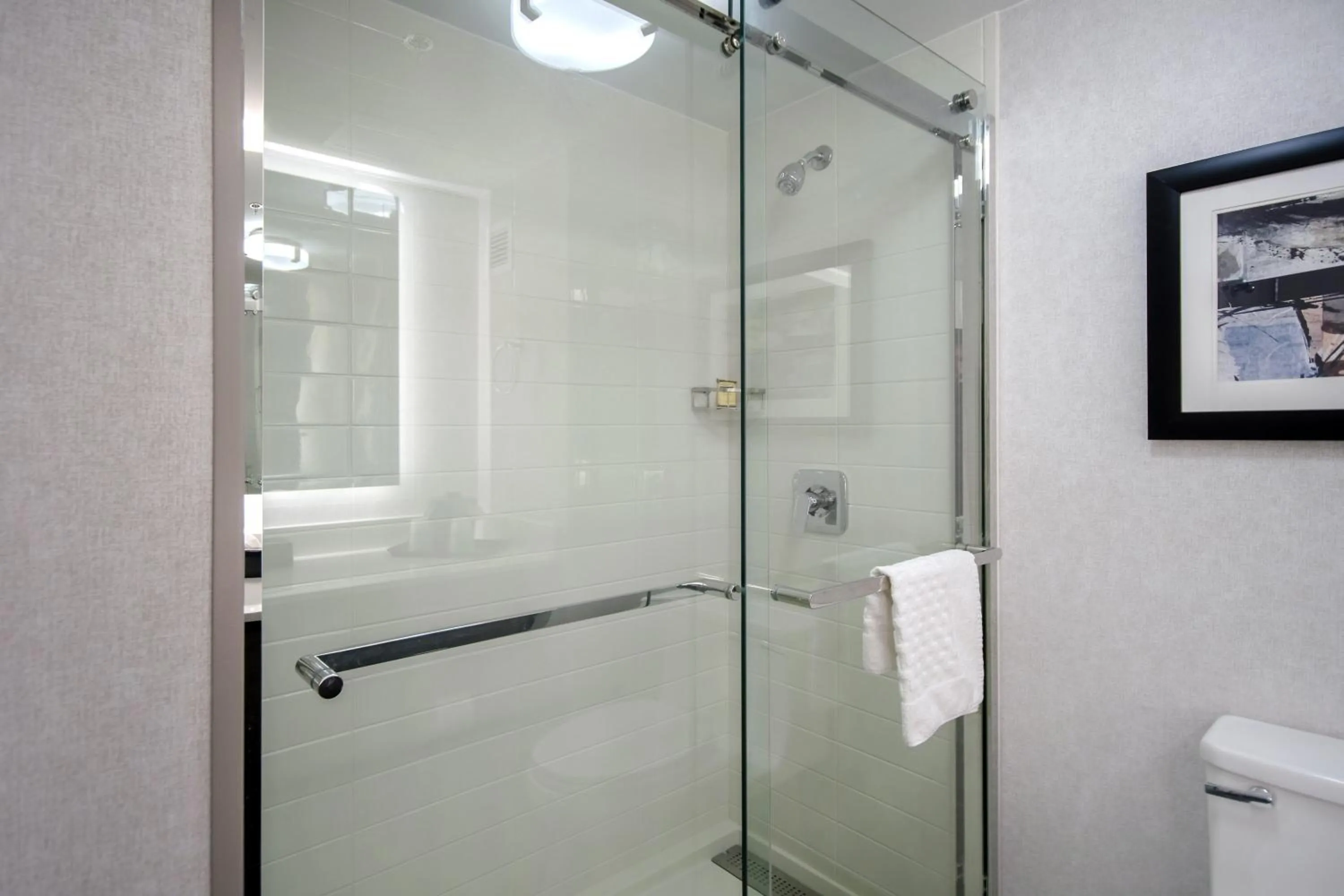 Bathroom in Best Western Plus Meadowlands