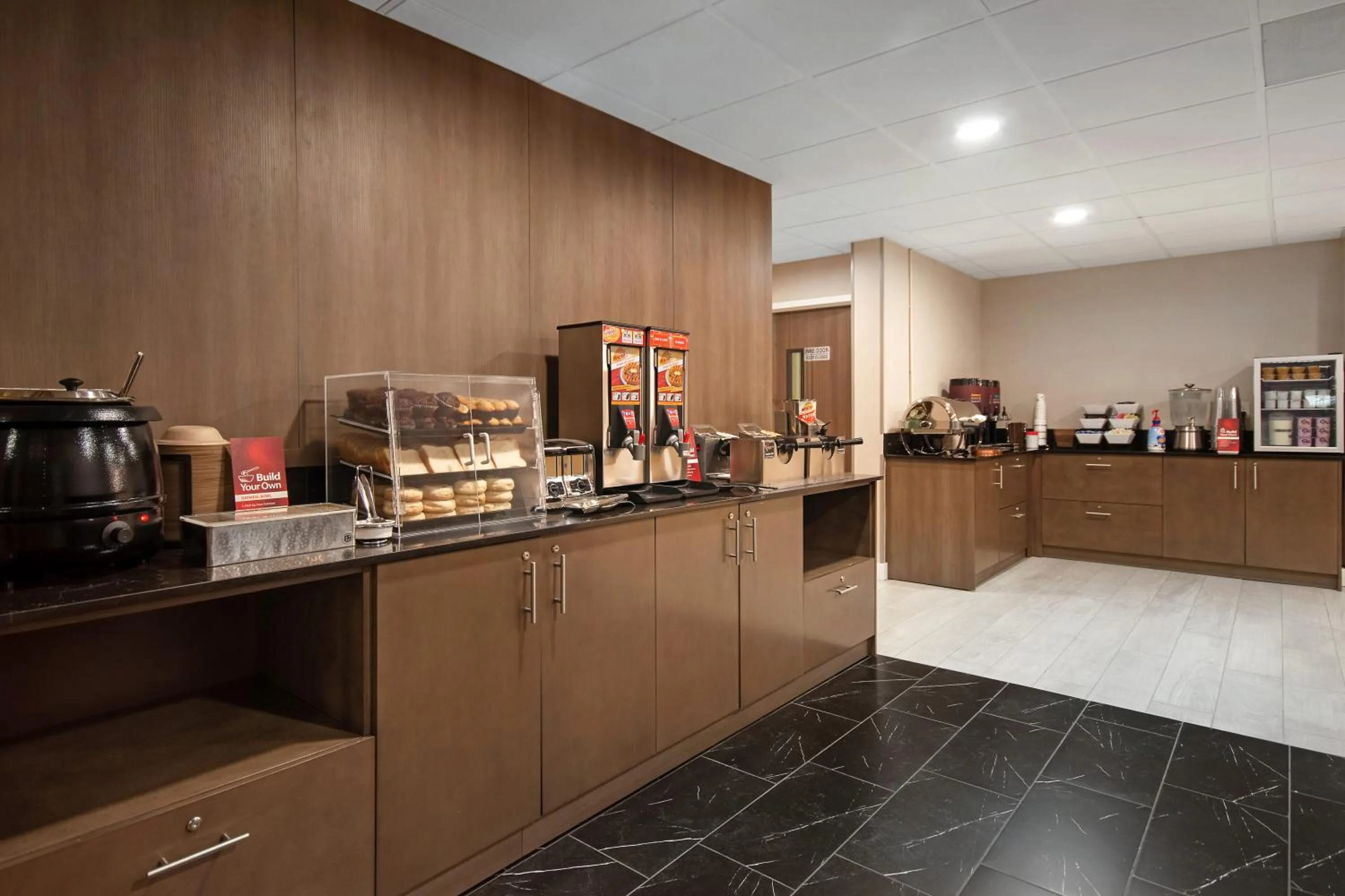 Breakfast in Best Western Plus Meadowlands