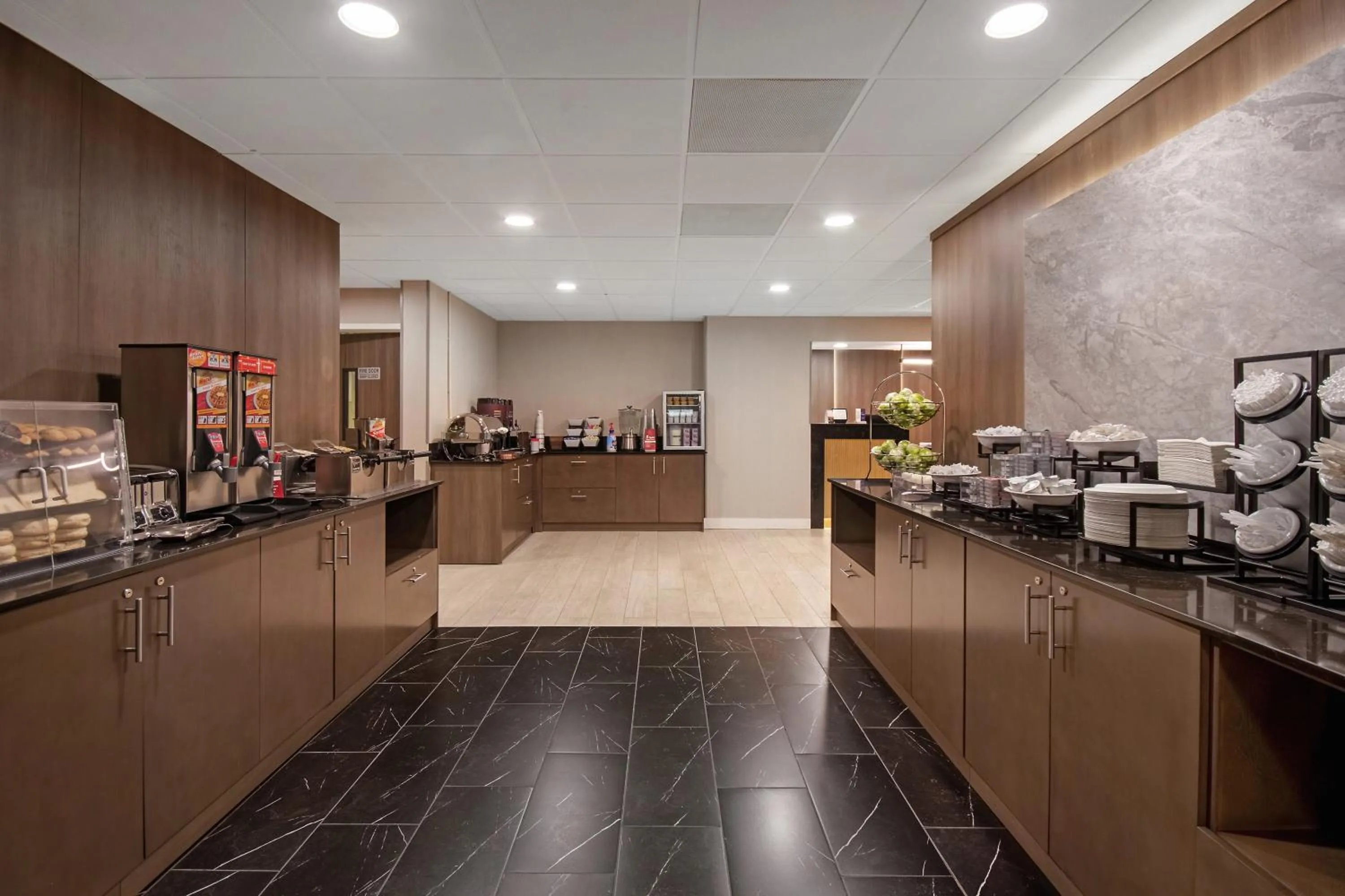 Restaurant/places to eat in Best Western Plus Meadowlands