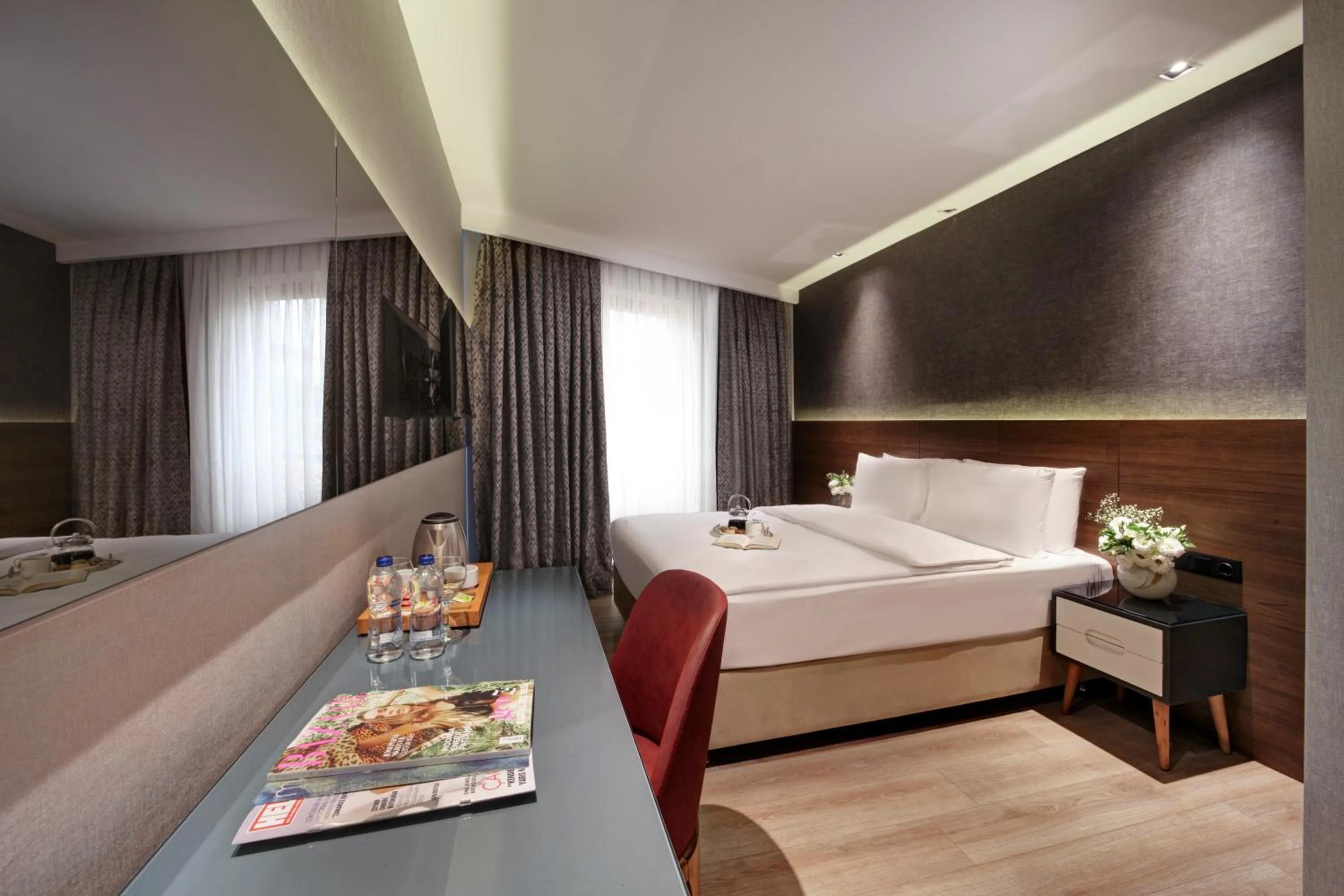 Massage, Bed in Dora Pera Hotel