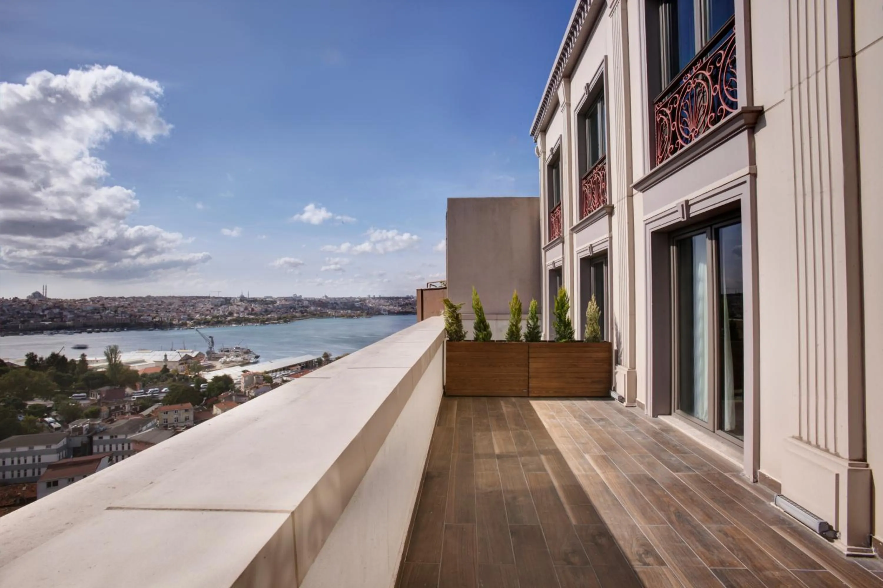 Balcony/Terrace in Dora Pera Hotel