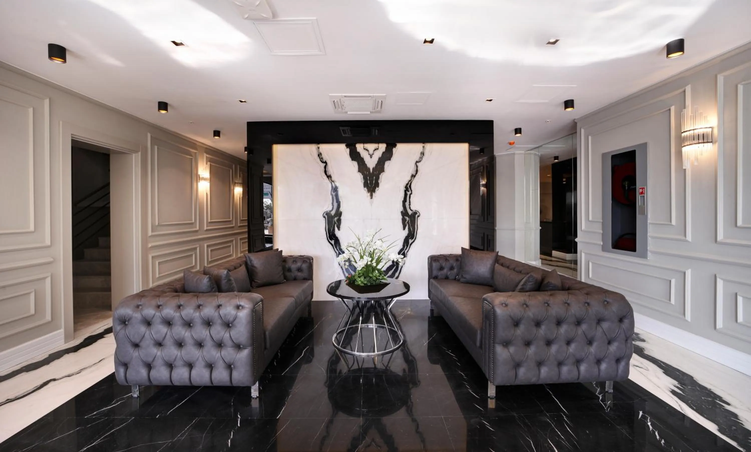 Lobby or reception in Dora Pera Hotel