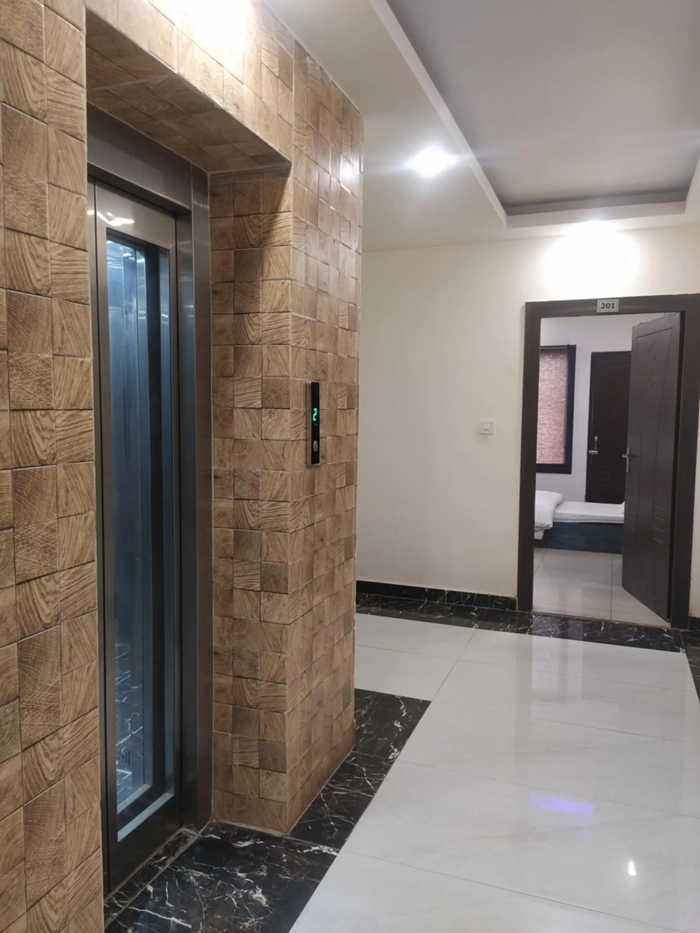 Area and facilities in Hotel Geeta Residency Haridwar