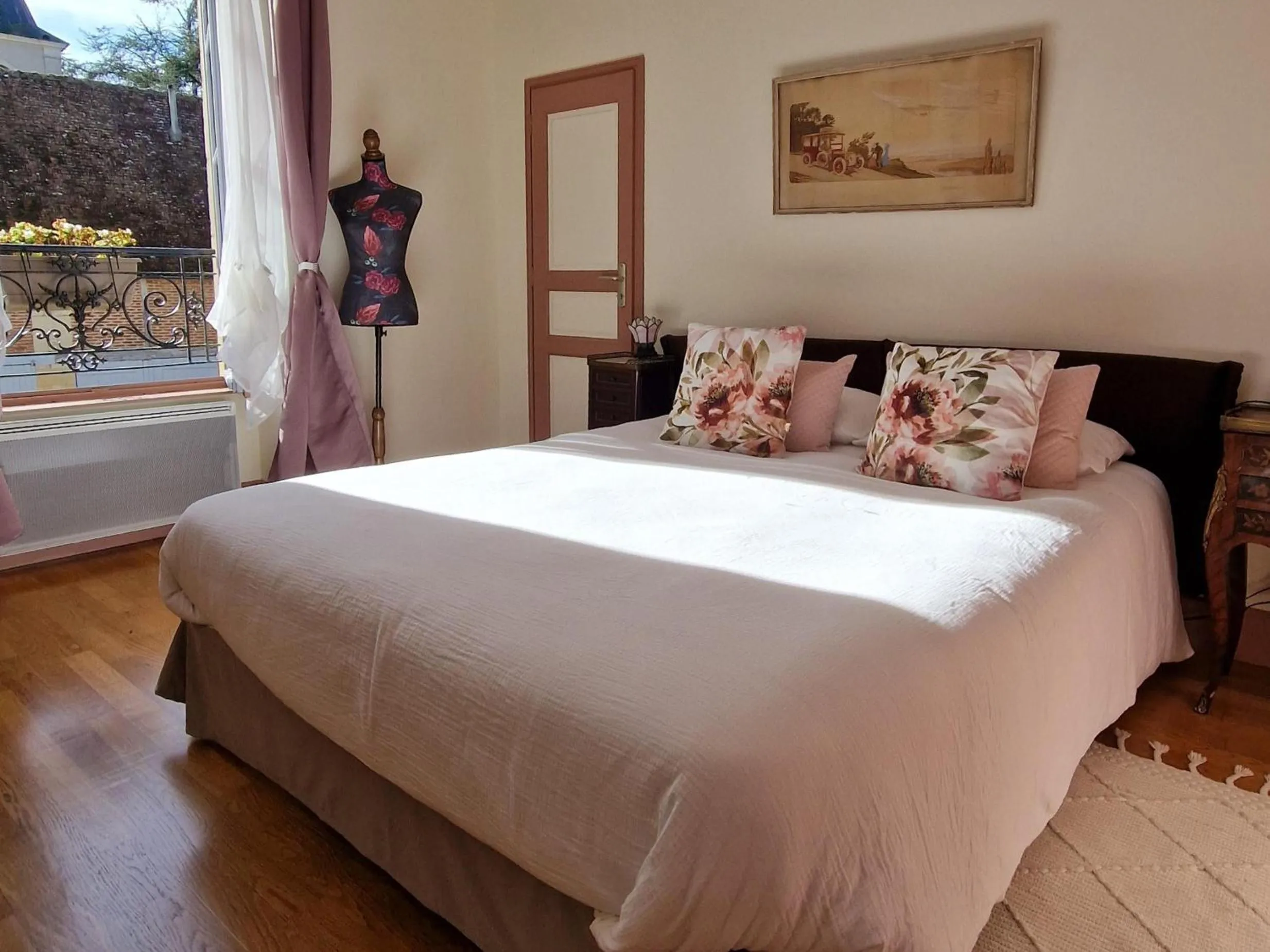 Spring, Bed in Chambre d'hôtes "Au bord de Loire"