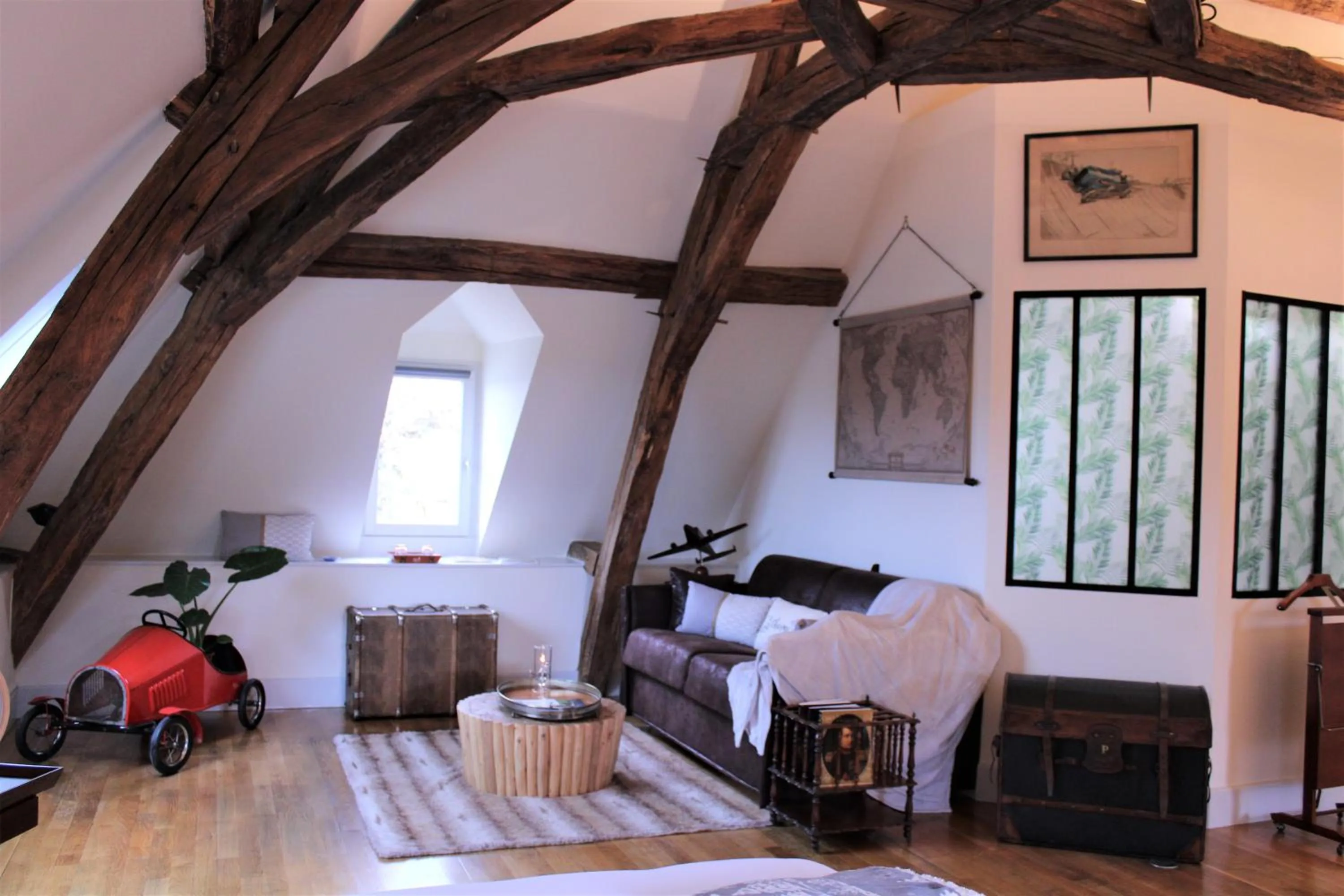 Decorative detail, Bed in Chambre d'hôtes "Au bord de Loire"