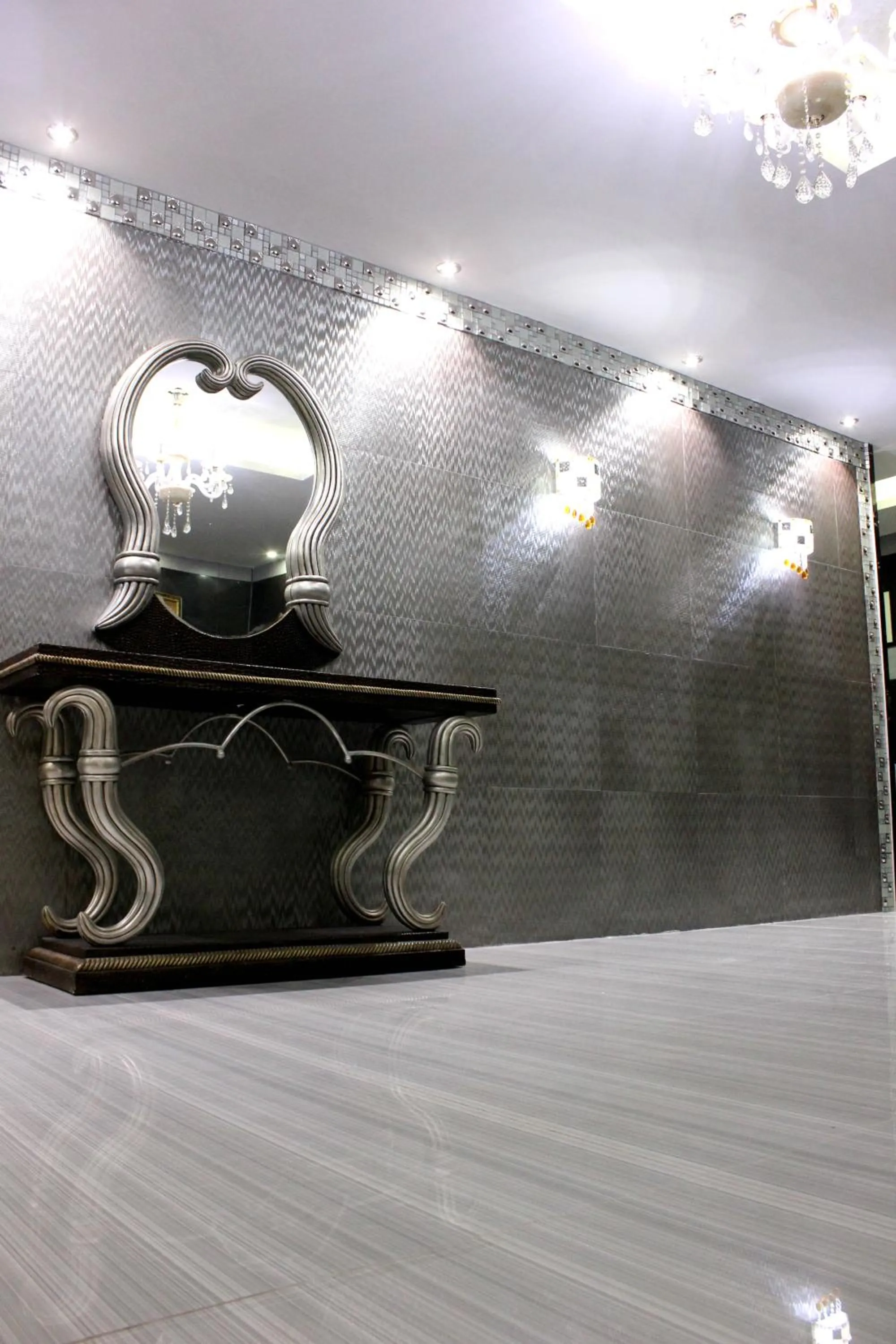 Decorative detail in Rana Palace