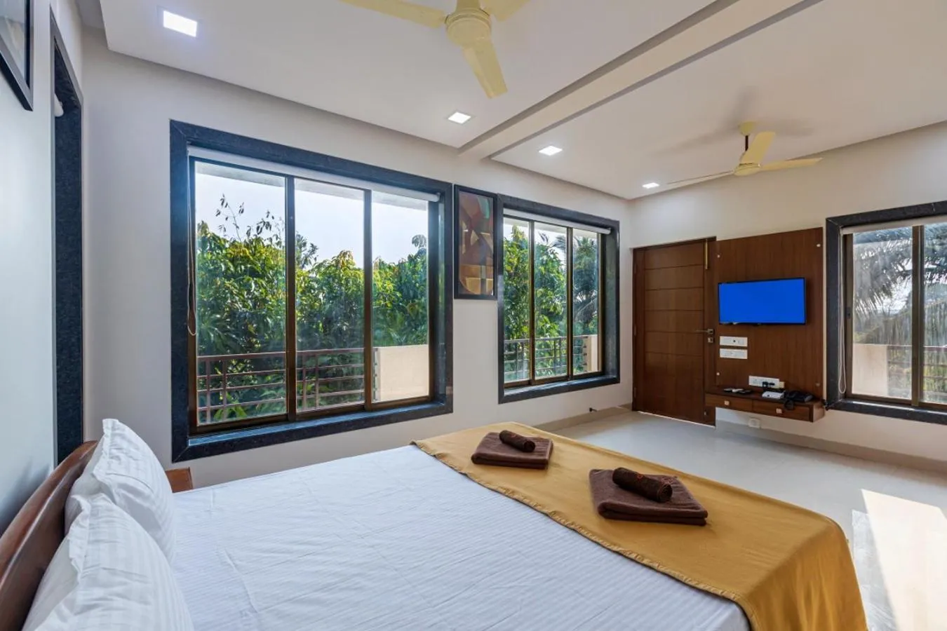Suite in SaffronStays Serene Retreat, Alibaug