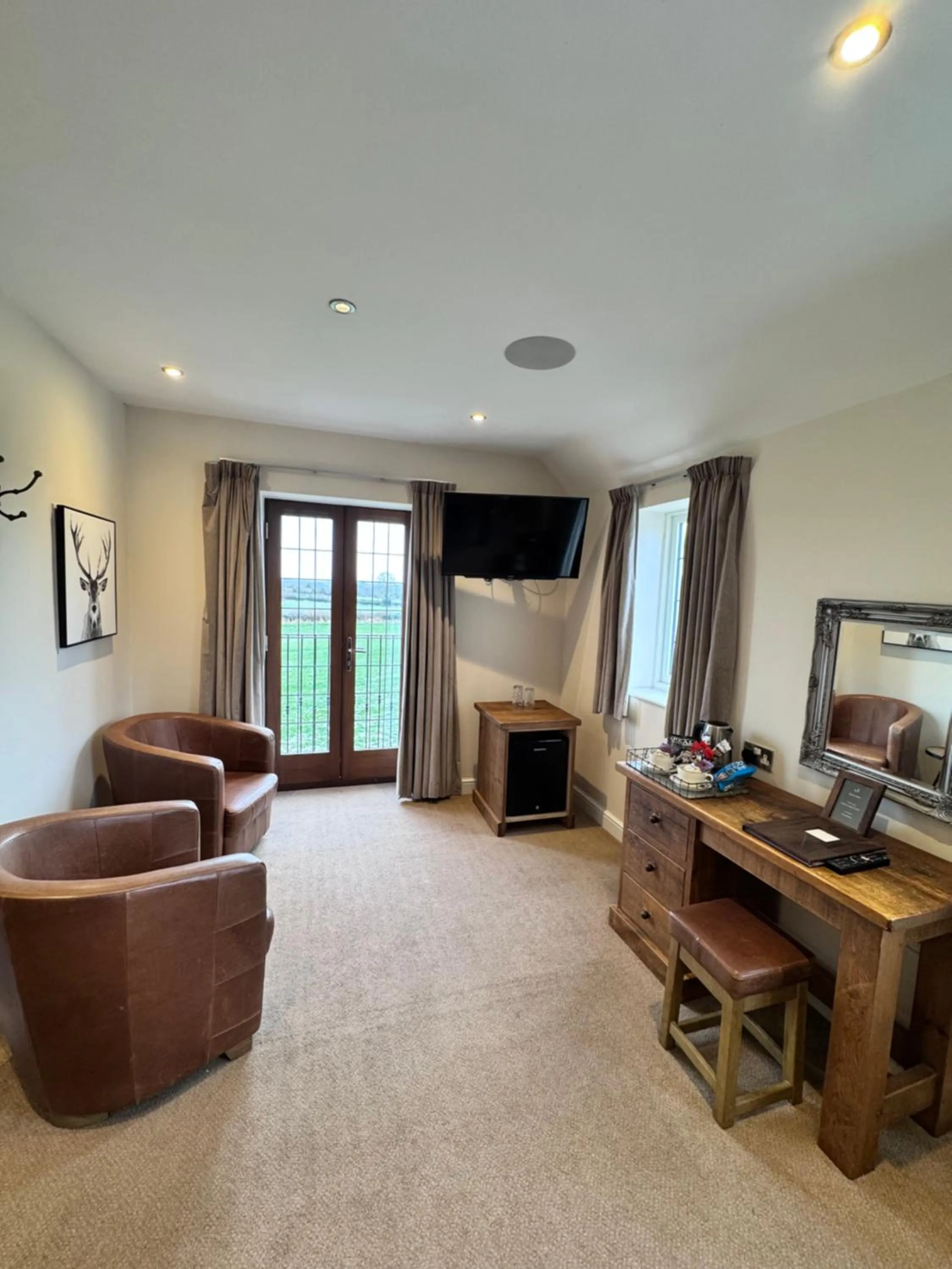 Bedroom in The White Hart Inn