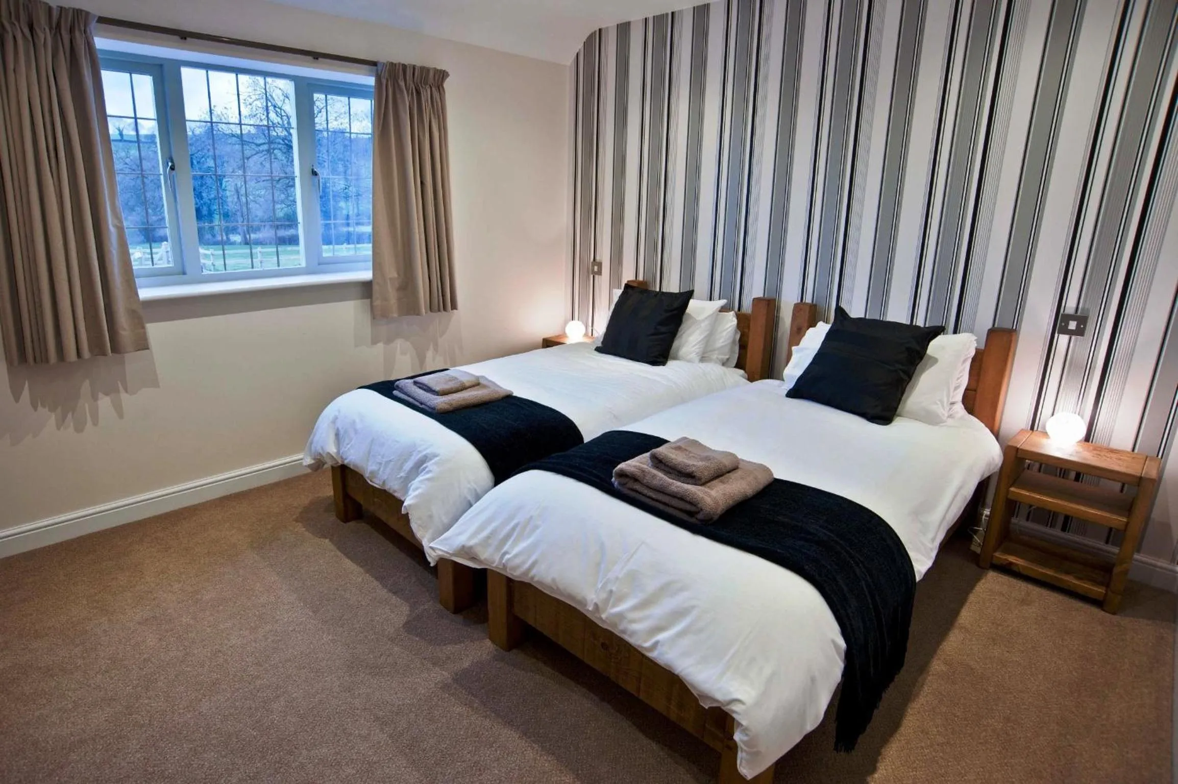 Bedroom, Bed in The White Hart Inn