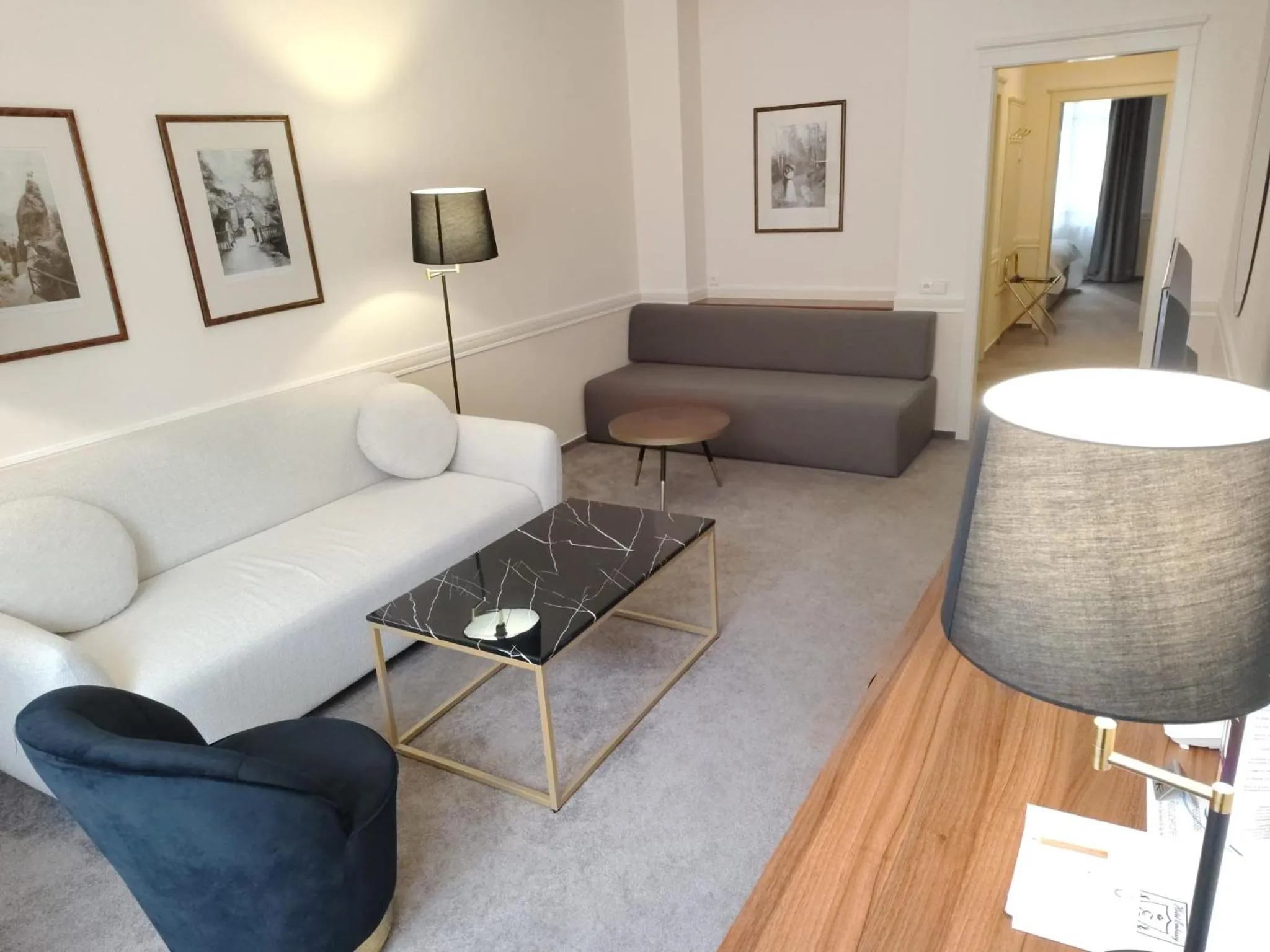 Living room in Hotel Embassy
