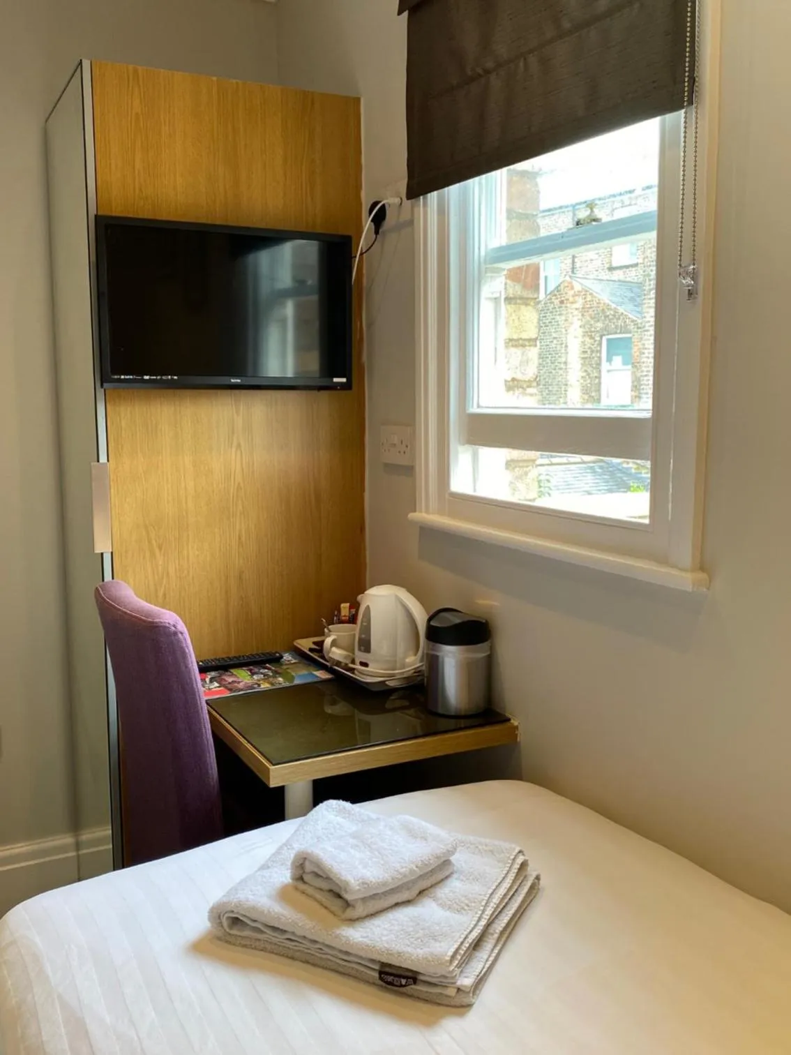 TV and multimedia, Bed in Number 34 Bed and Breakfast York