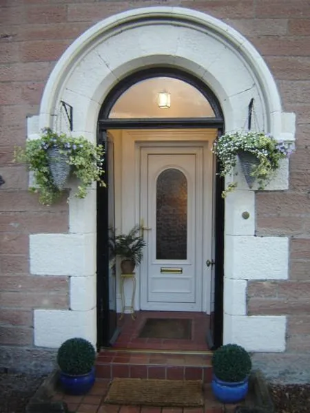 Facade/entrance in Strome Lodge