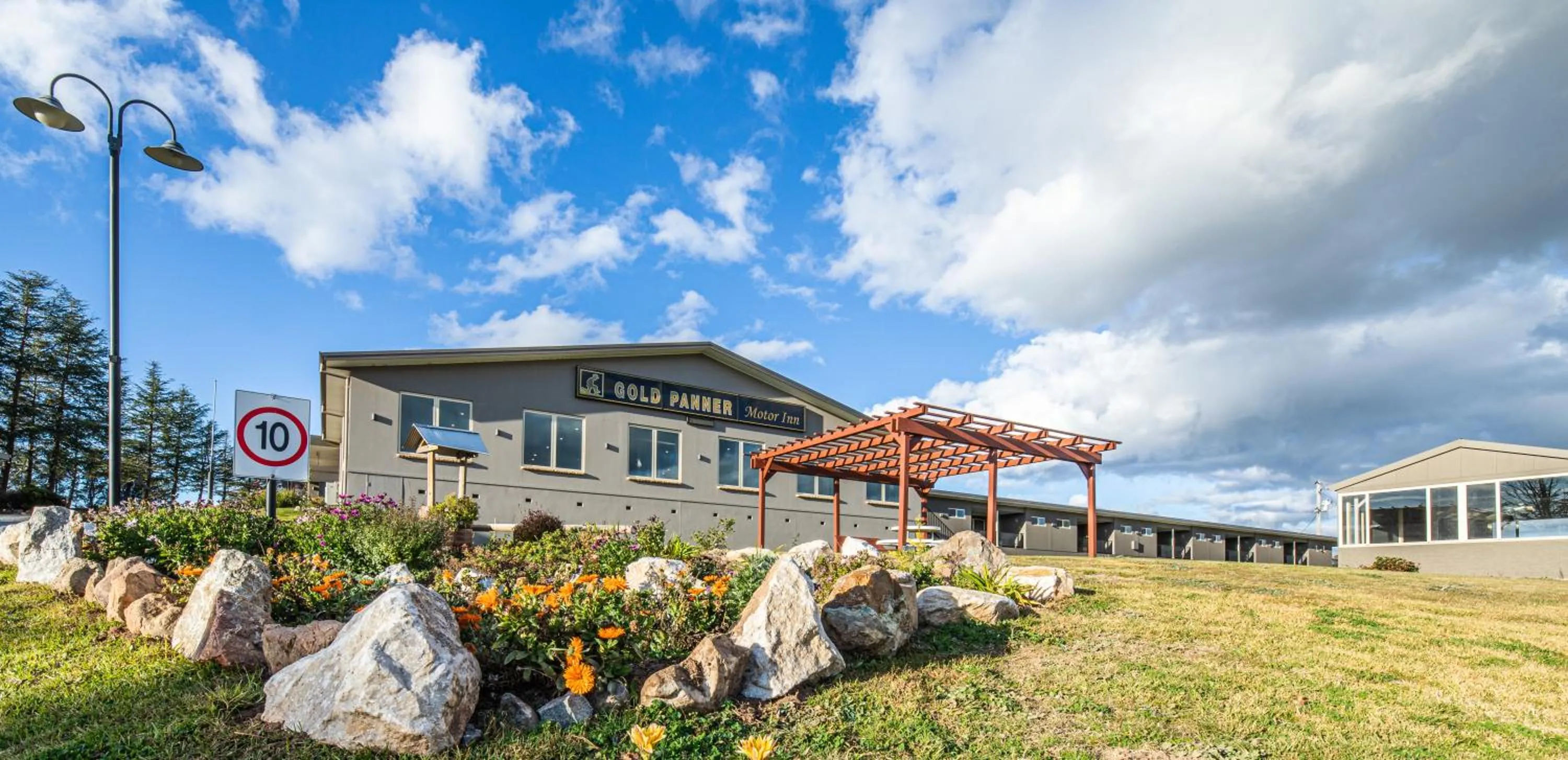 Property building in Bathurst Gold Panner