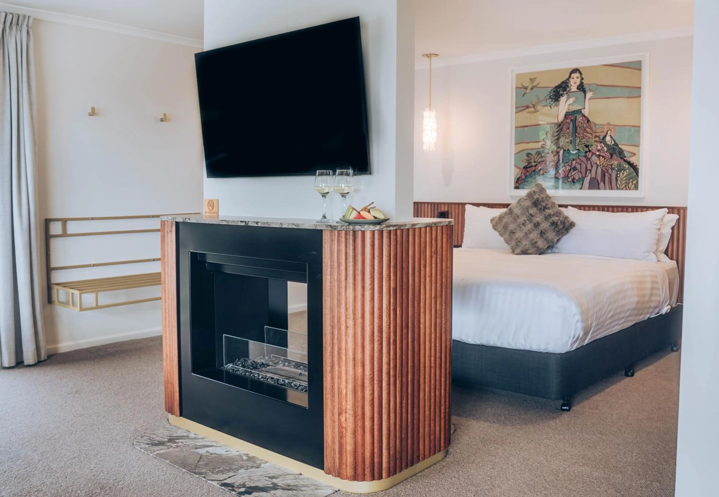 Bedroom, Bed in Risby Cove Boutique Hotel