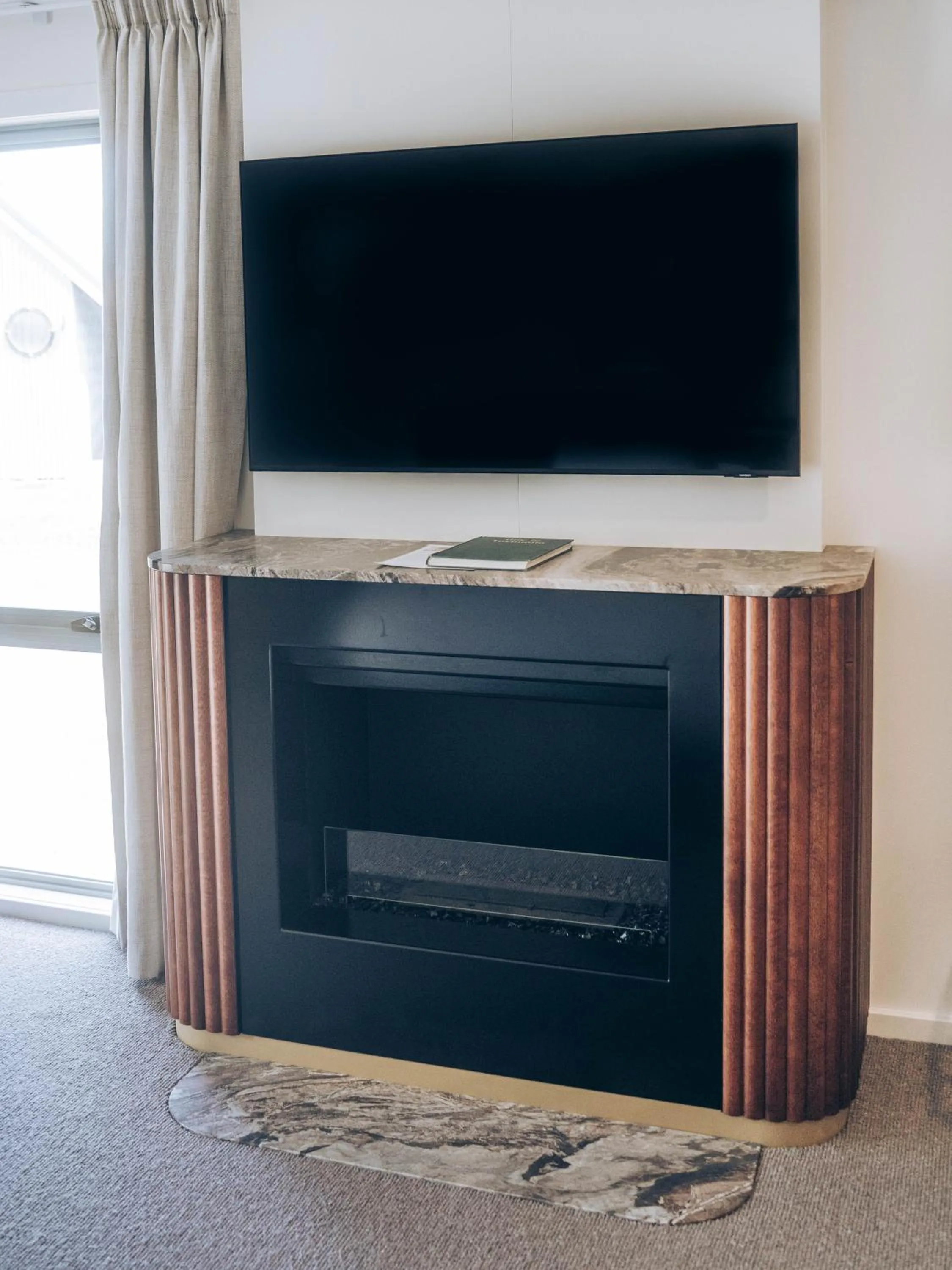 TV and multimedia in Risby Cove Boutique Hotel