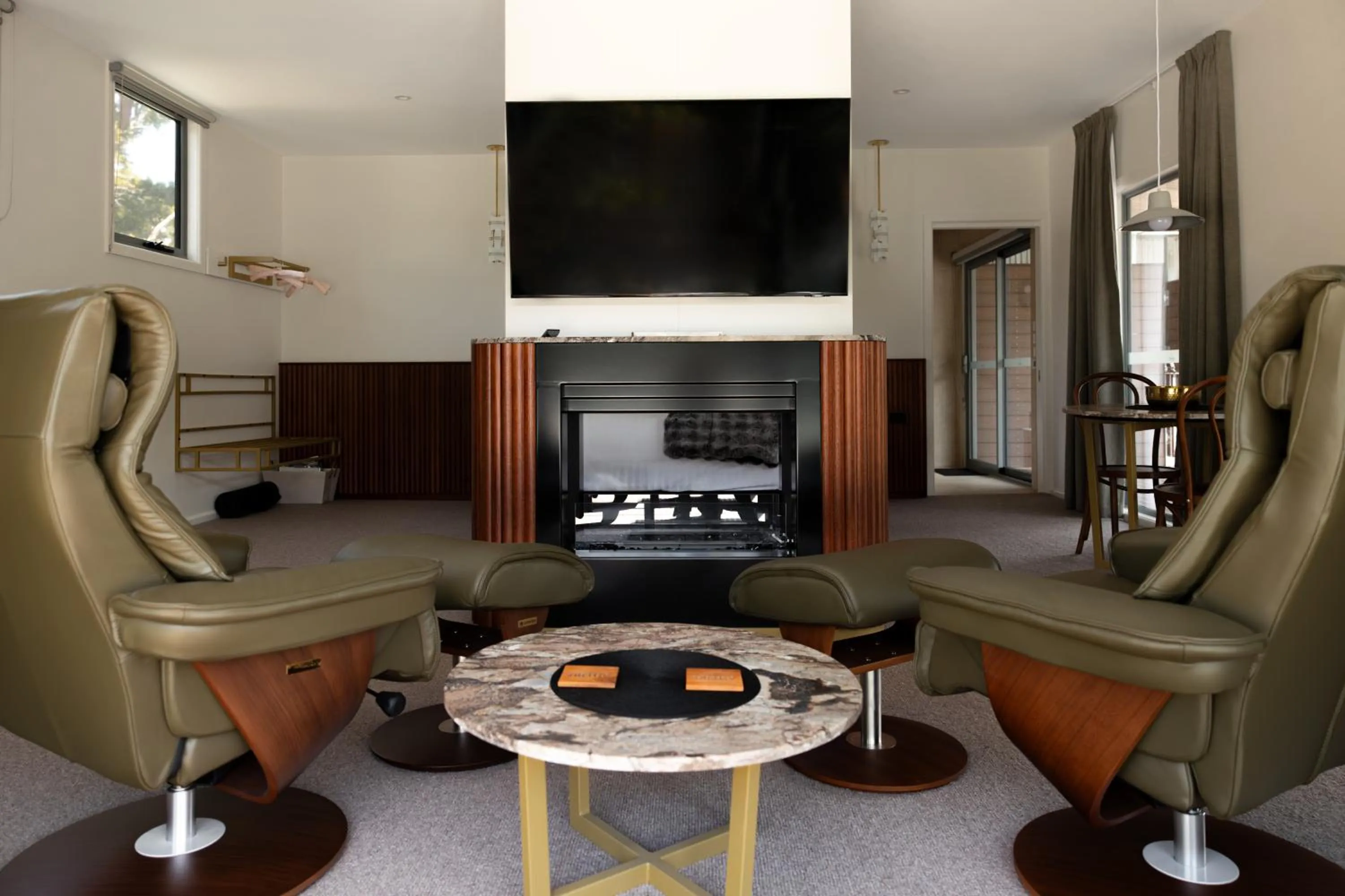 TV and multimedia in Risby Cove Boutique Hotel