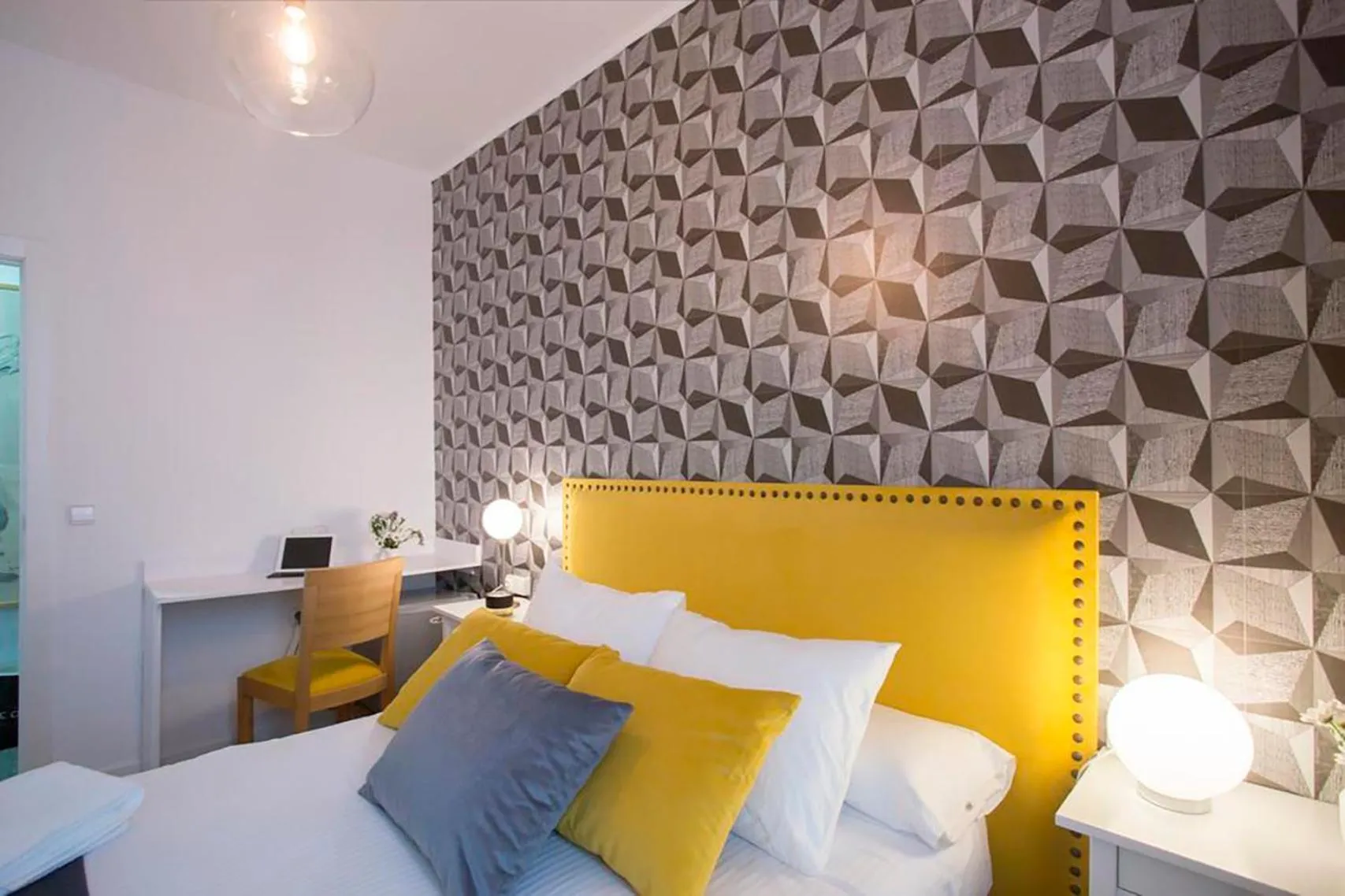 Bedroom, Bed in H-A San Mateo Suites