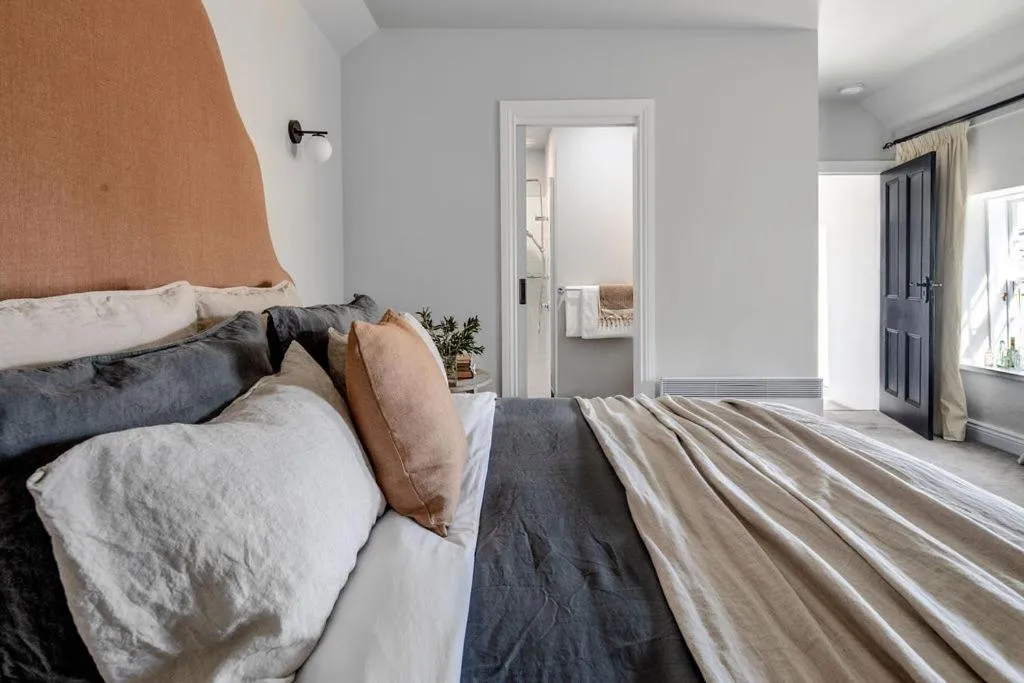 Bed in Ship Inn Stanley