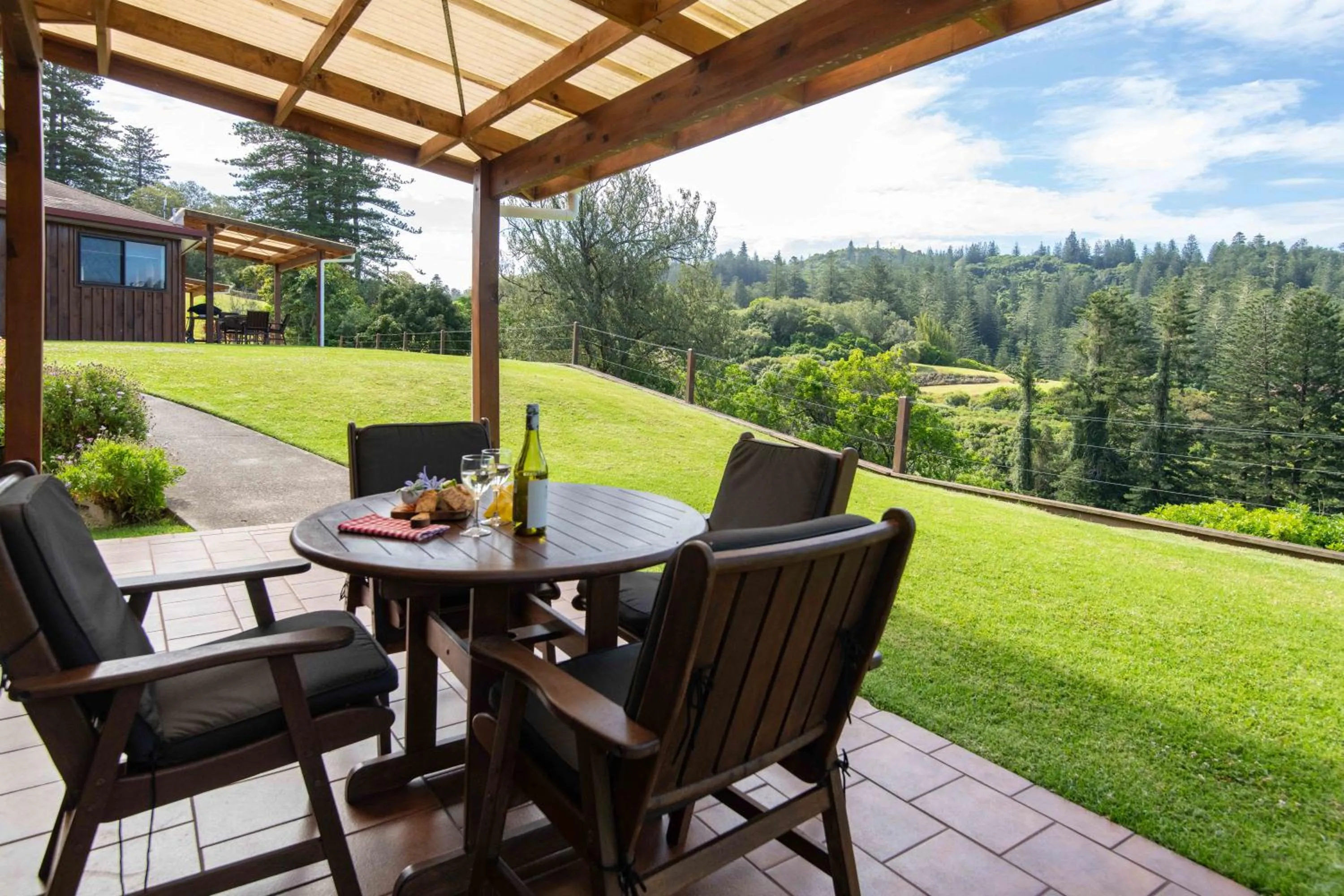 Whispering Pines Cottages