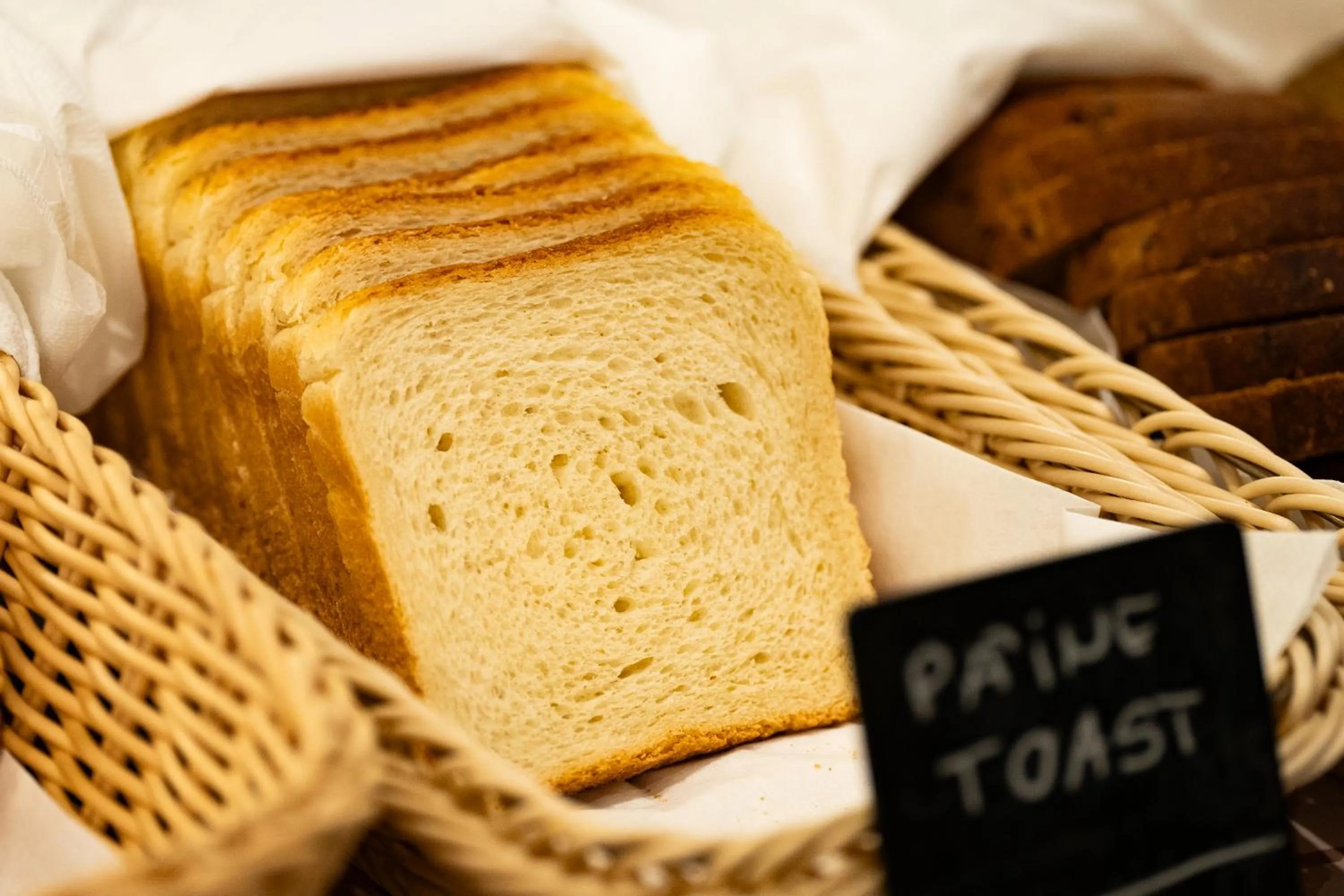 Restaurant/places to eat in ATLAS Hotel