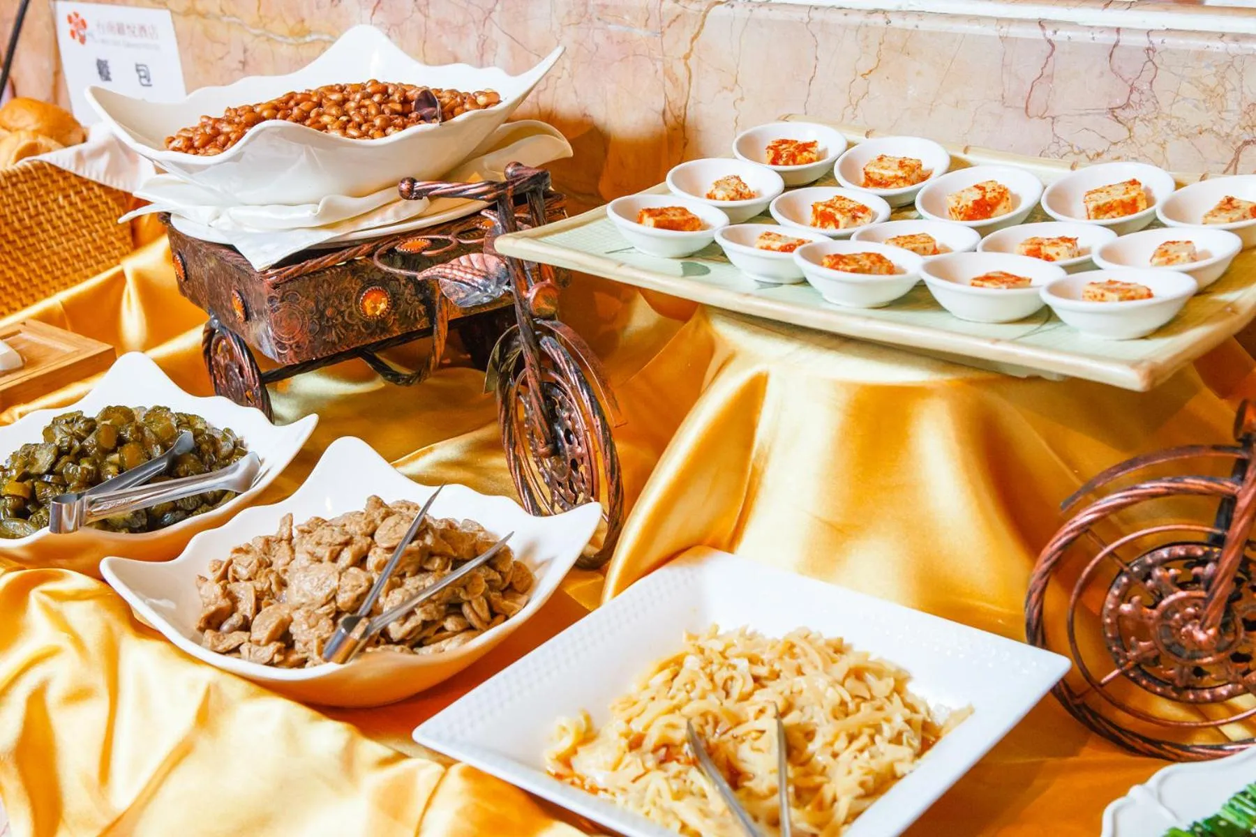 Breakfast in Wei-Yat Grand Hotel