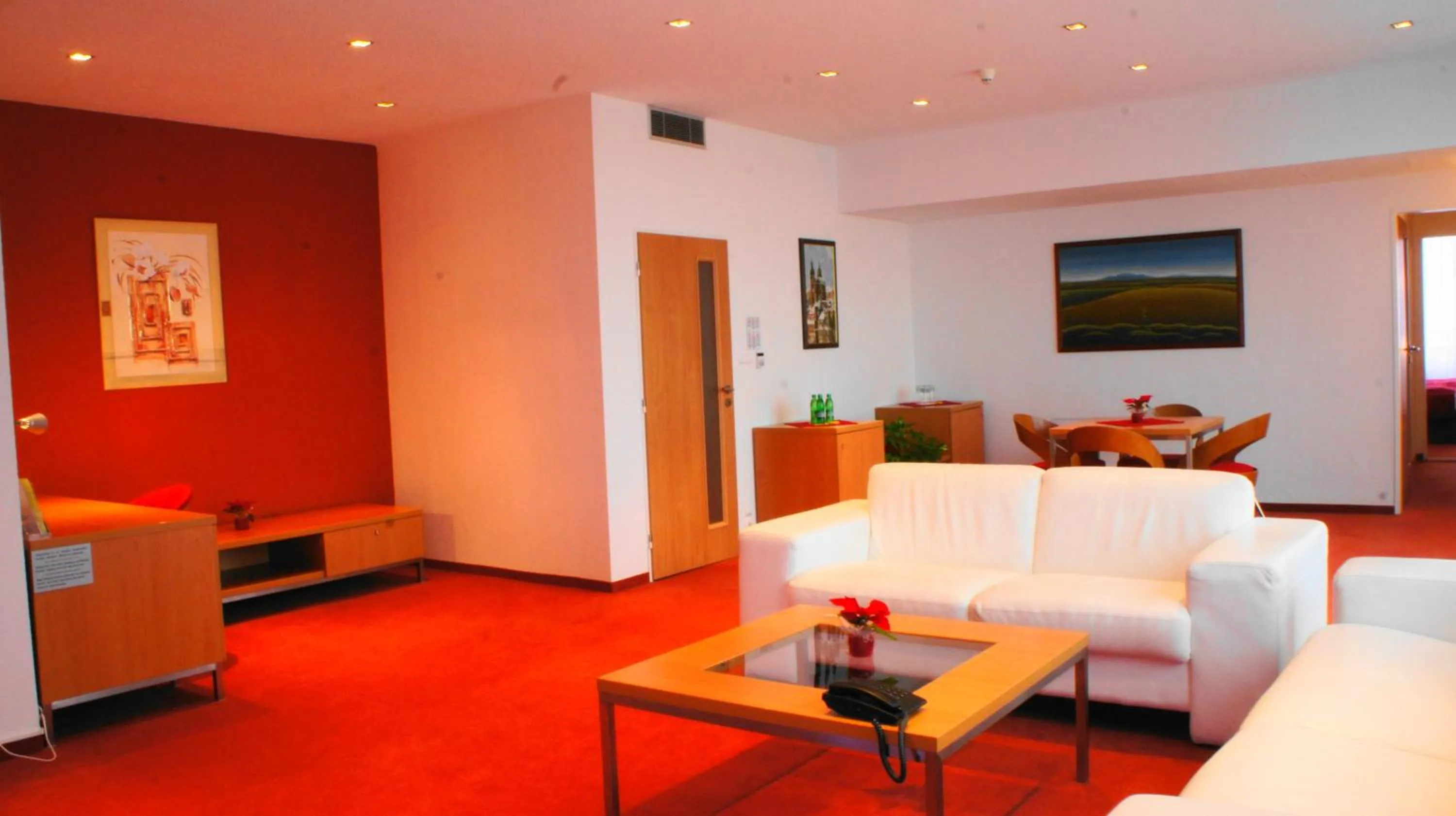 Living room in Avanti Hotel