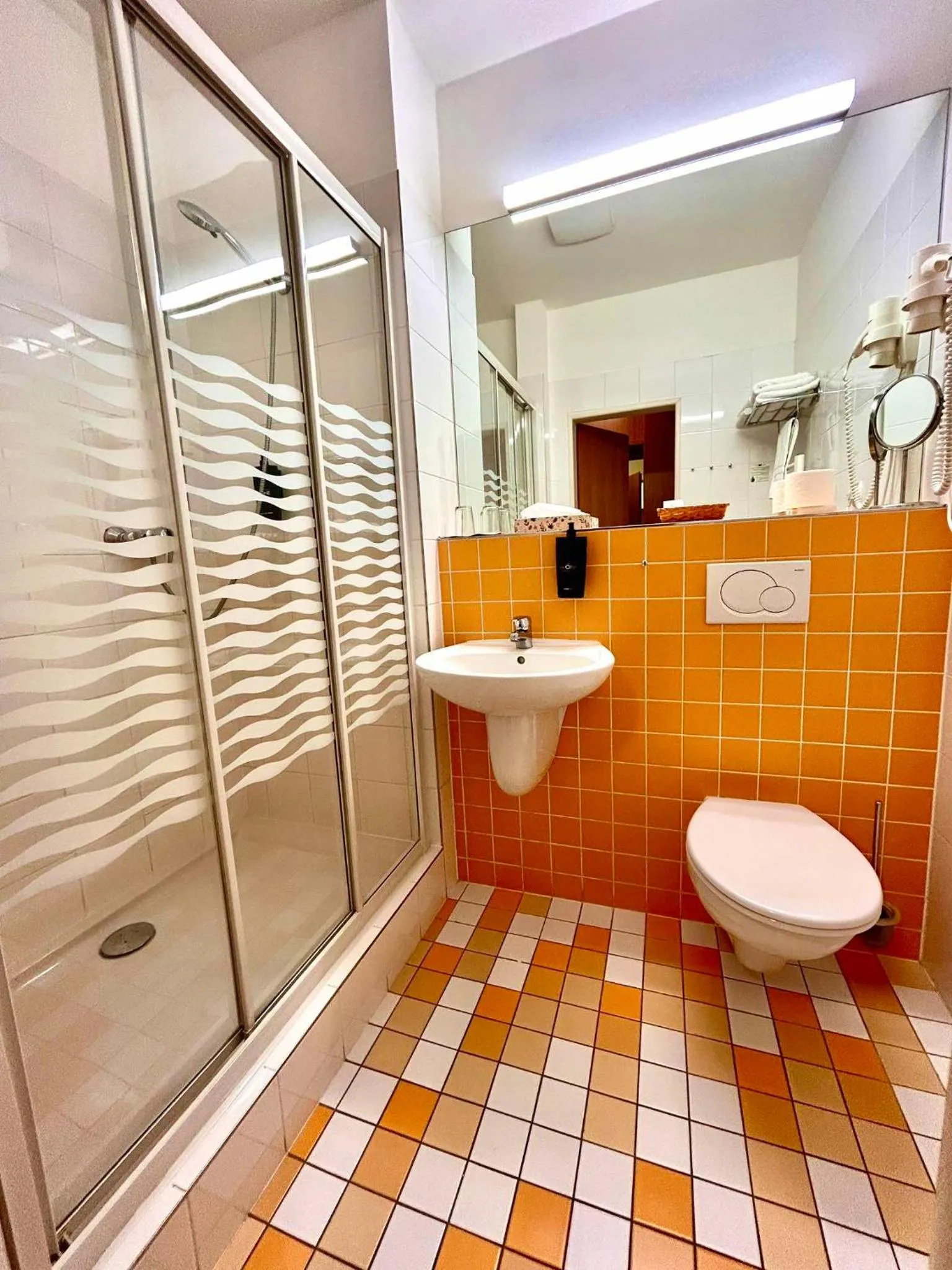 Bathroom in Avanti Hotel