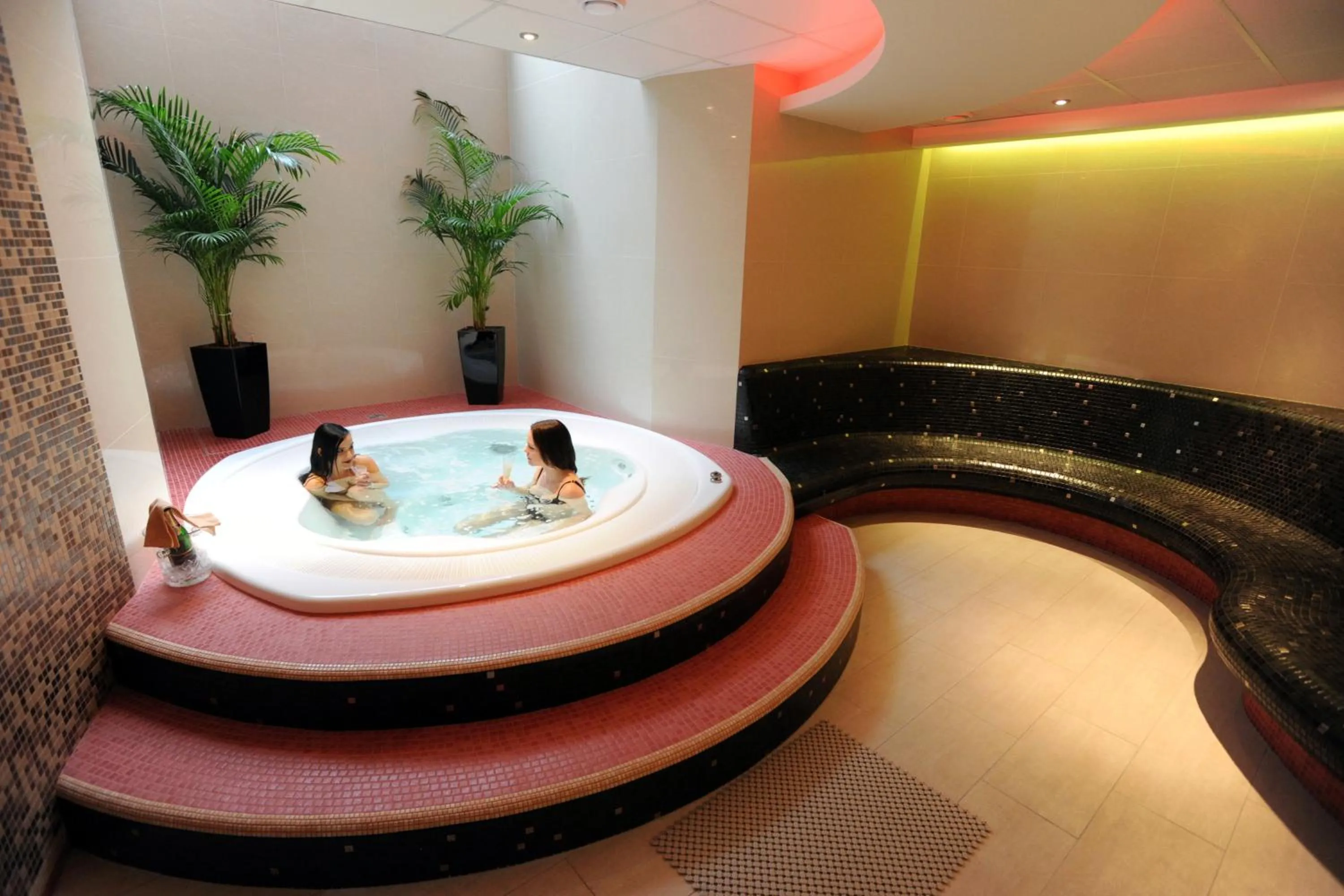 Spa and wellness centre/facilities in Avanti Hotel