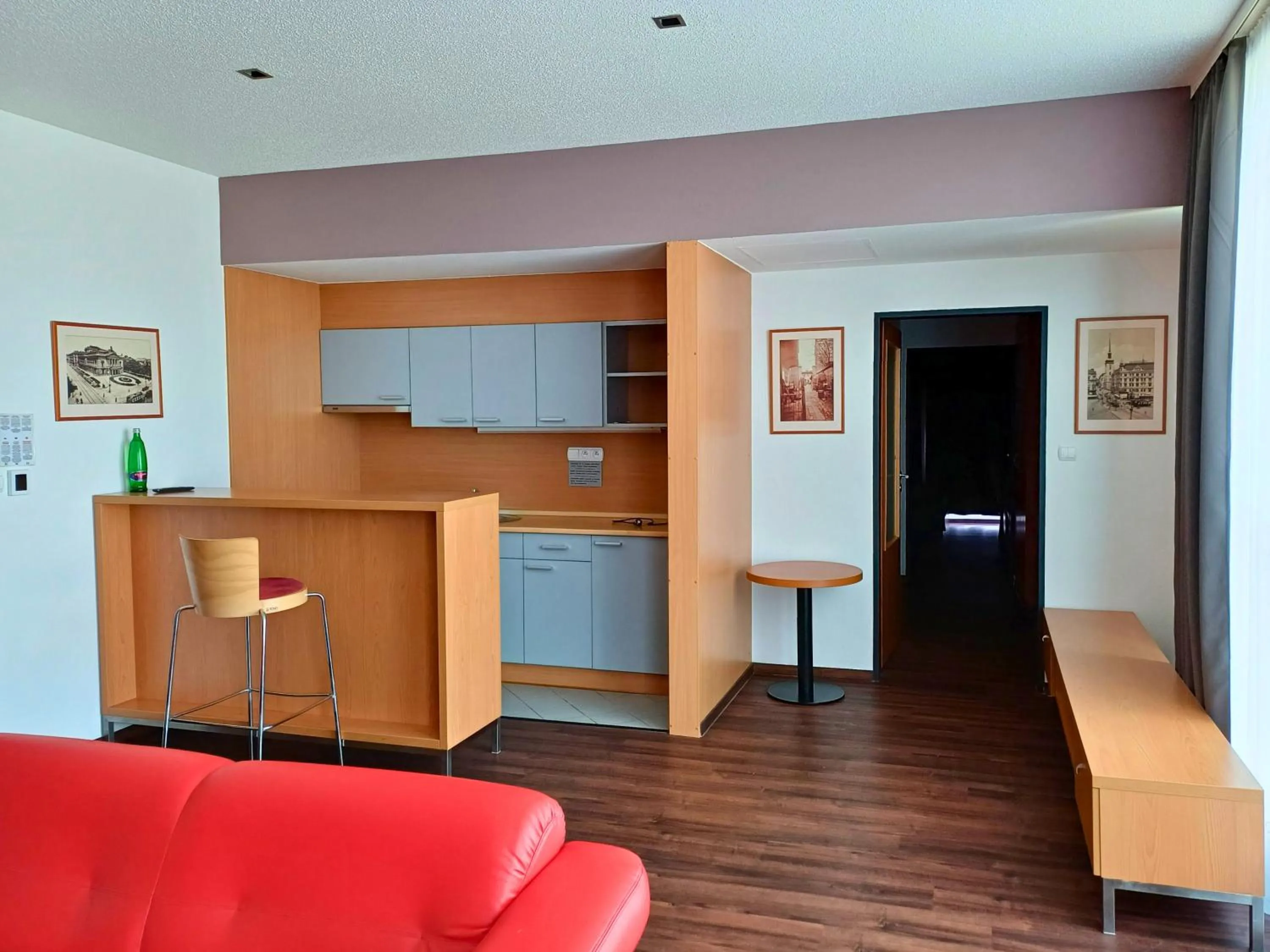 Kitchen or kitchenette in Avanti Hotel