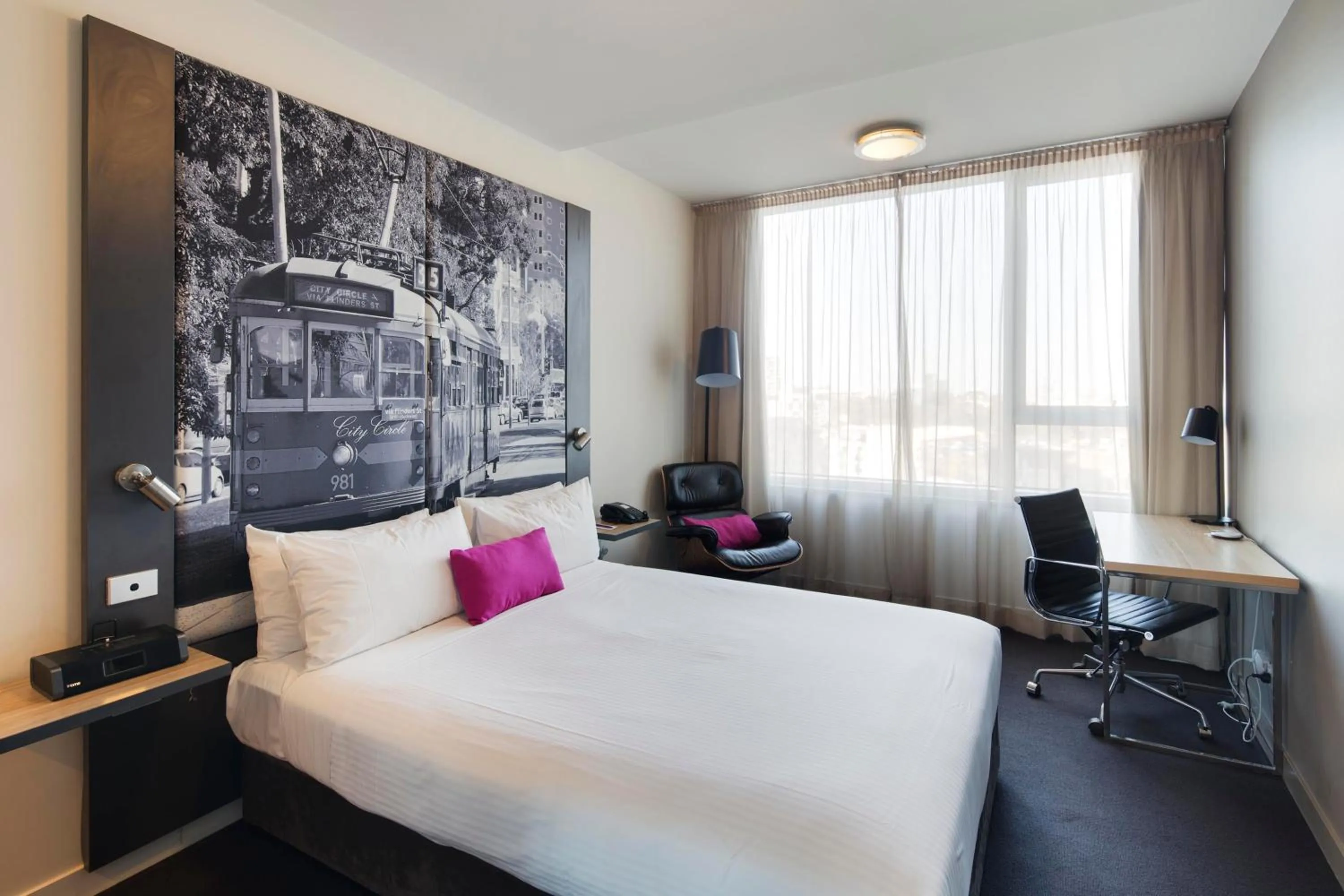 Day, Bed in Mercure Melbourne Therry Street