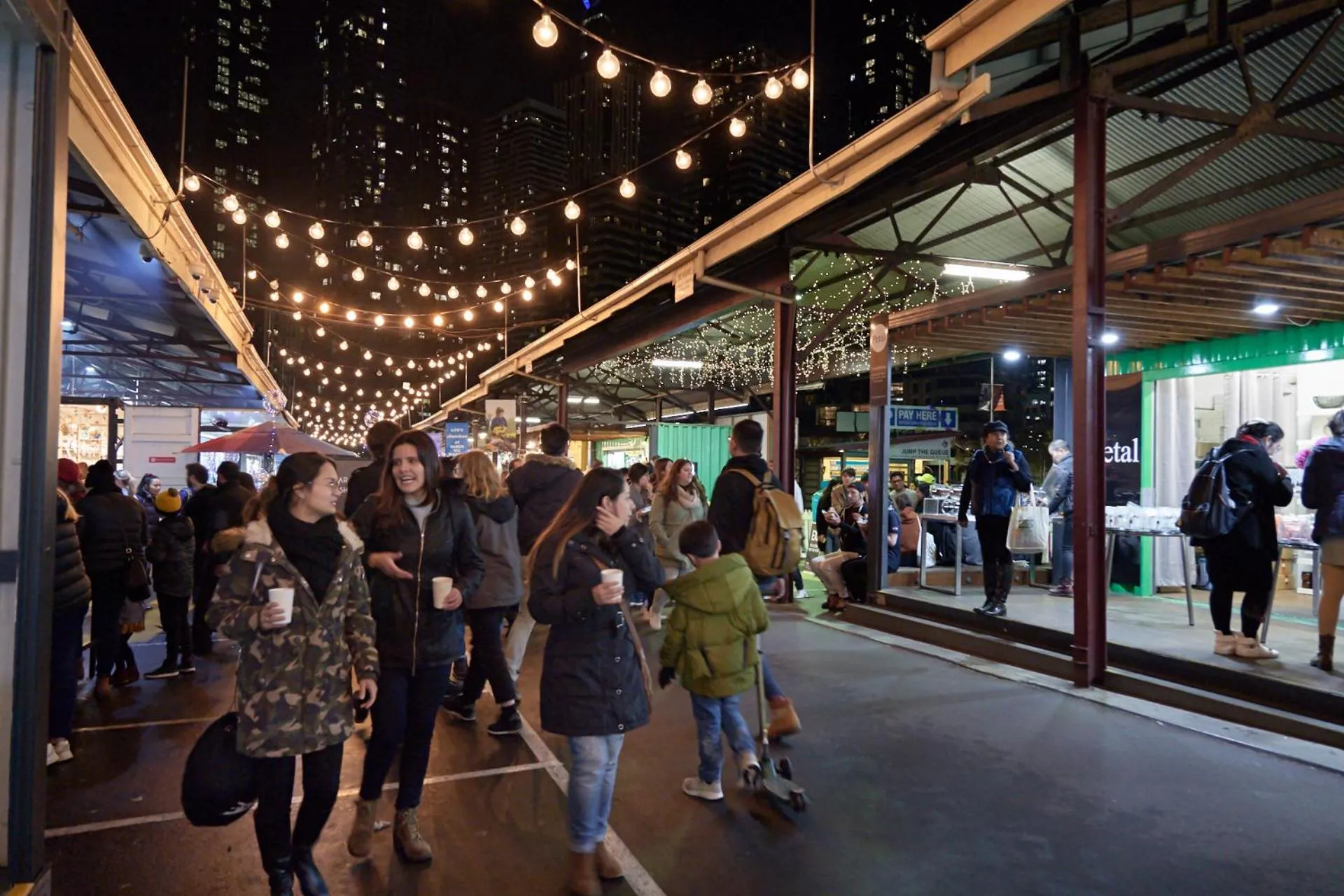 Restaurant/places to eat in Mercure Melbourne Therry Street