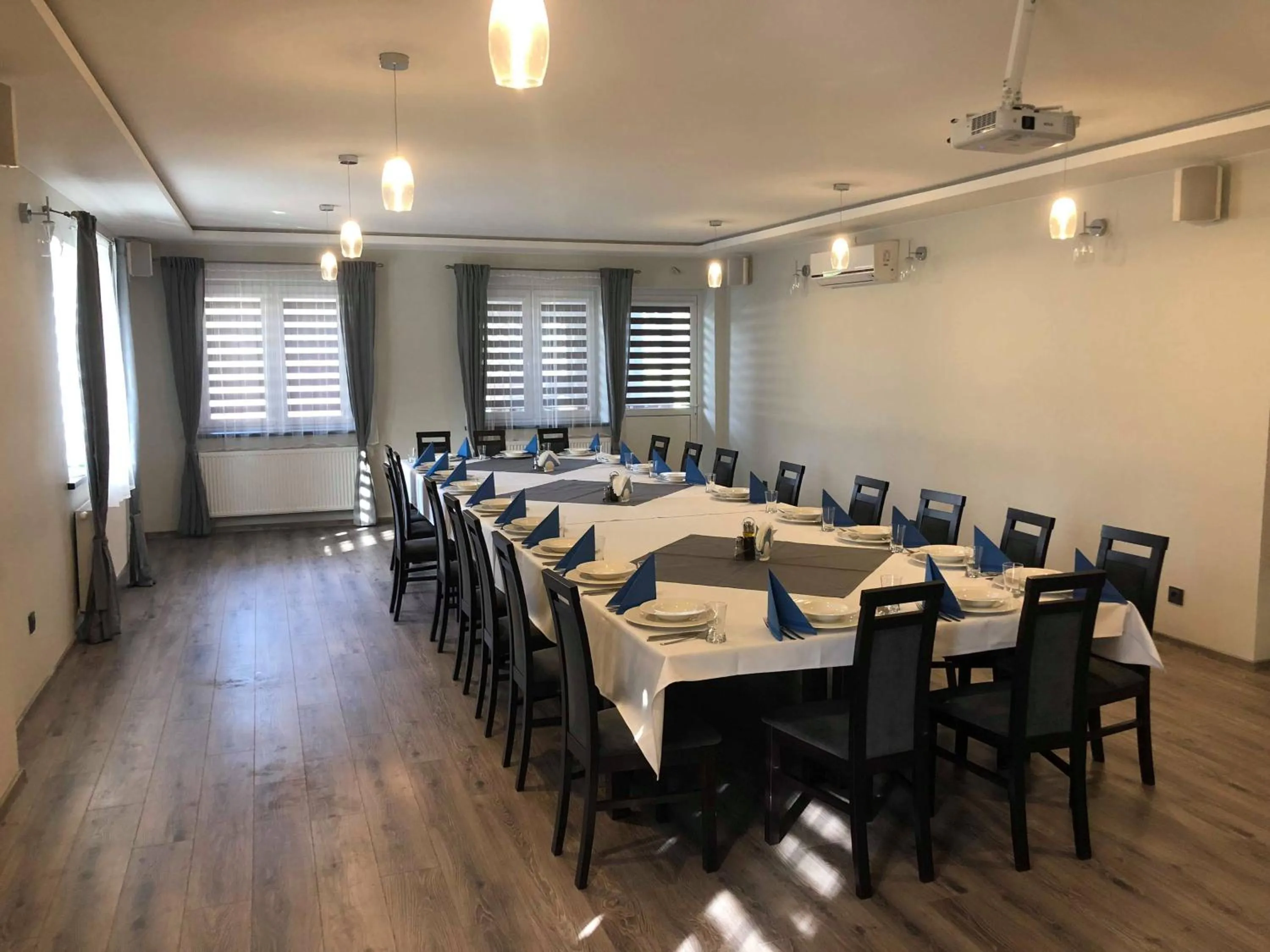 Restaurant/places to eat in Zajazd Podzamcze