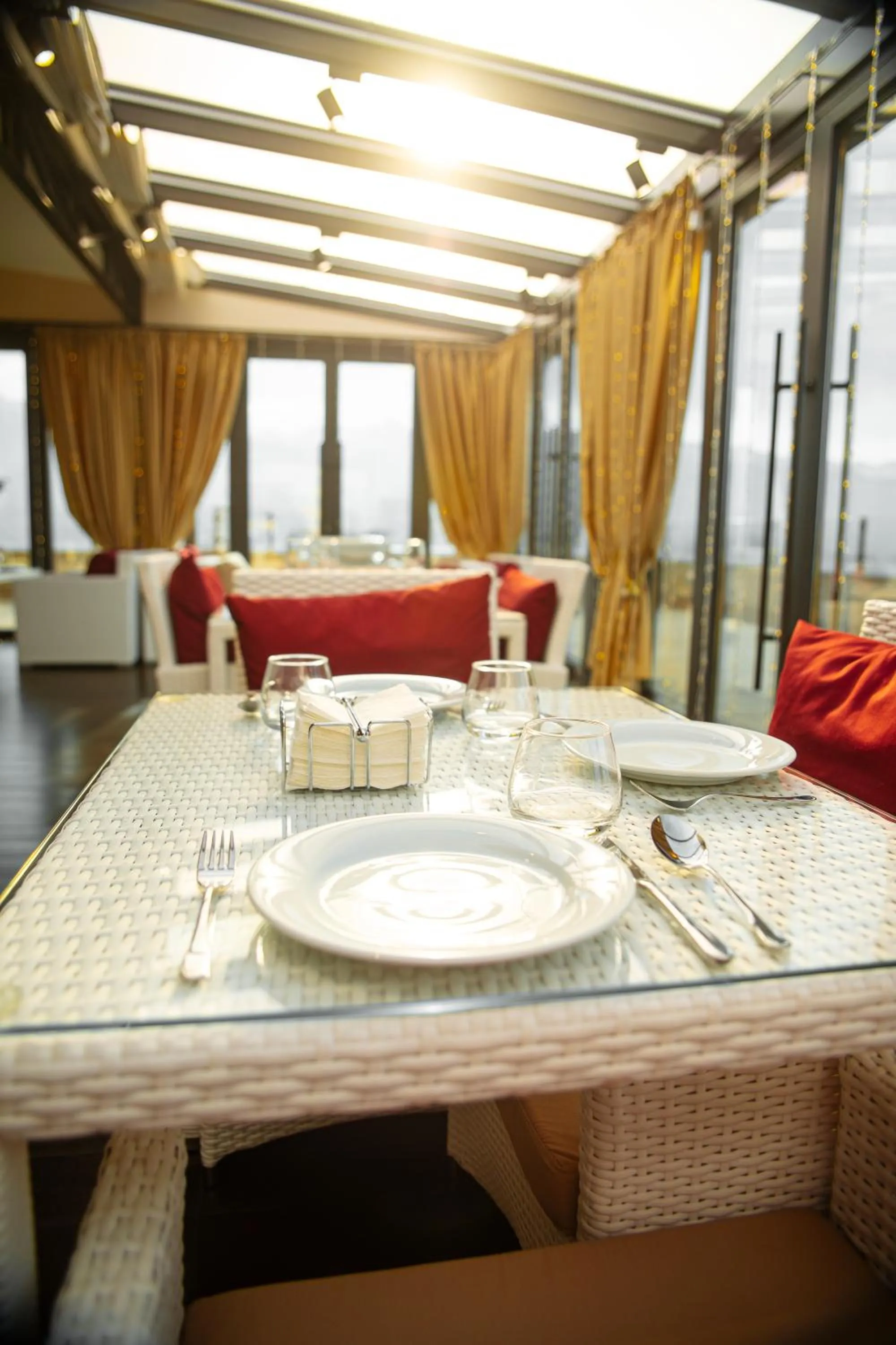 Restaurant/places to eat in Reikartz Sky Almaty