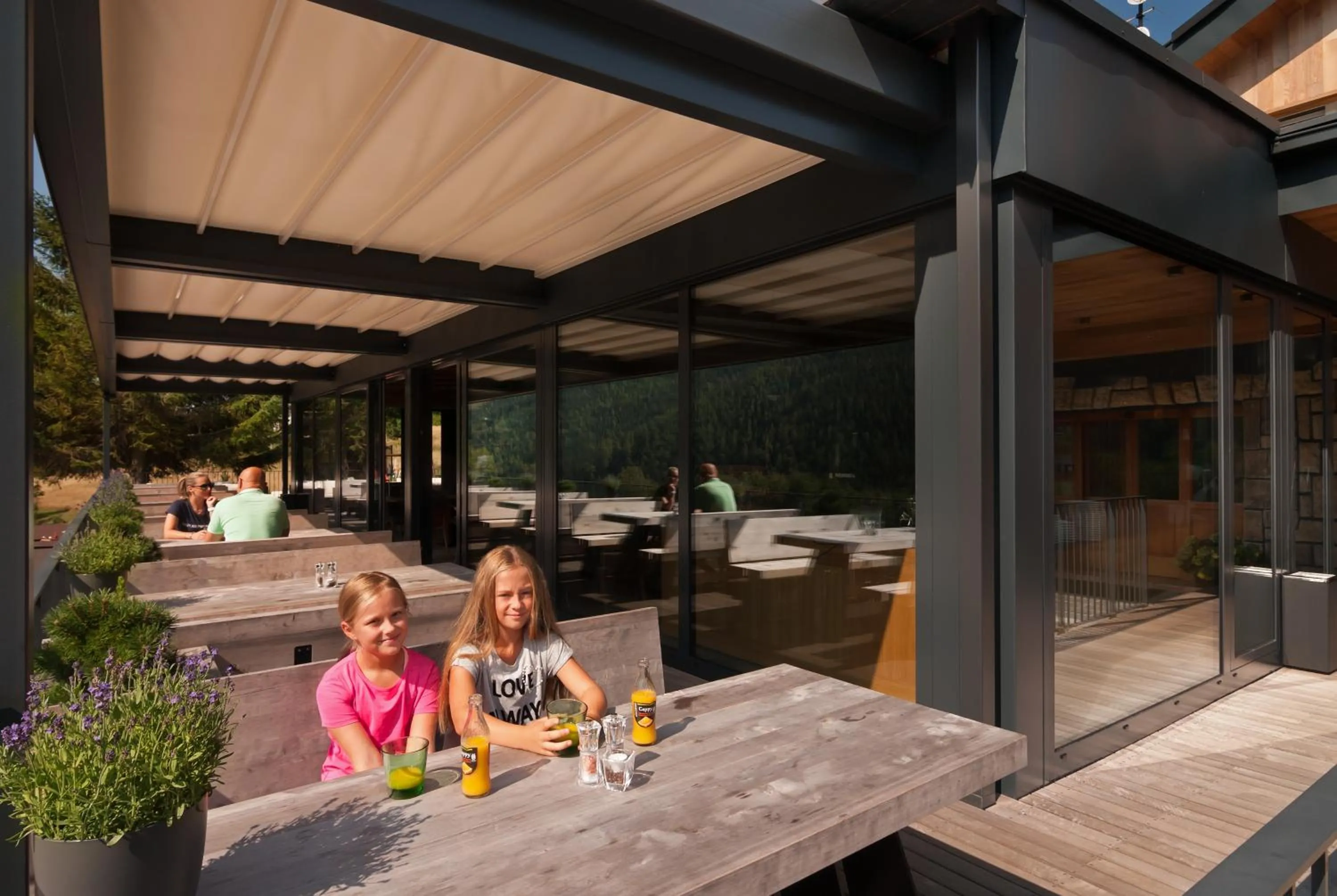 Restaurant/places to eat in Hotel Olympie