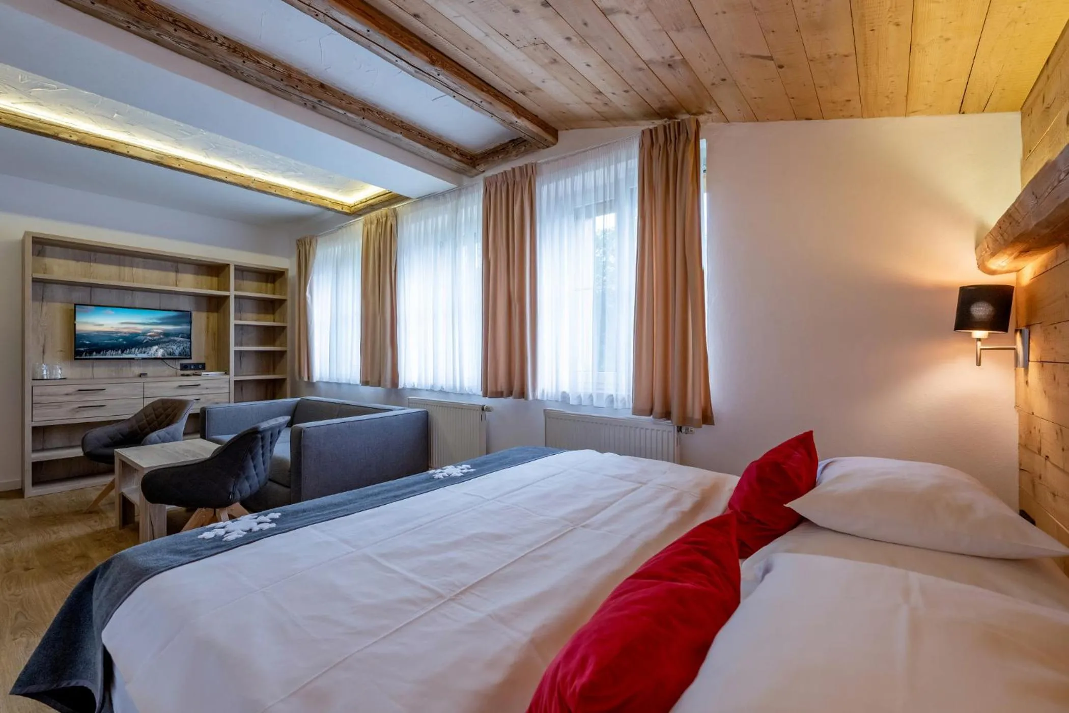 Seating area, Bed in Hotel Olympie