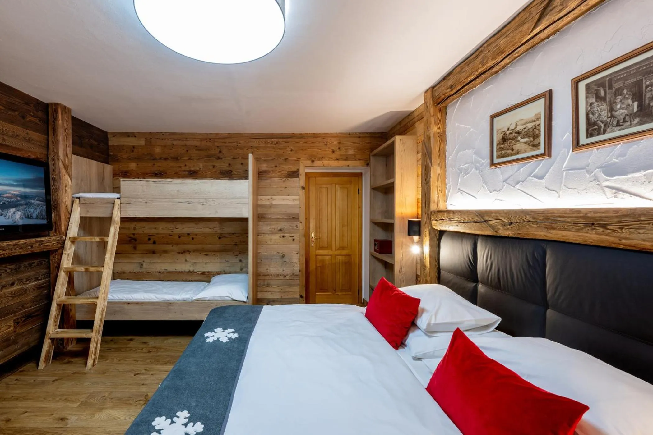 Photo of the whole room, Bed in Hotel Olympie