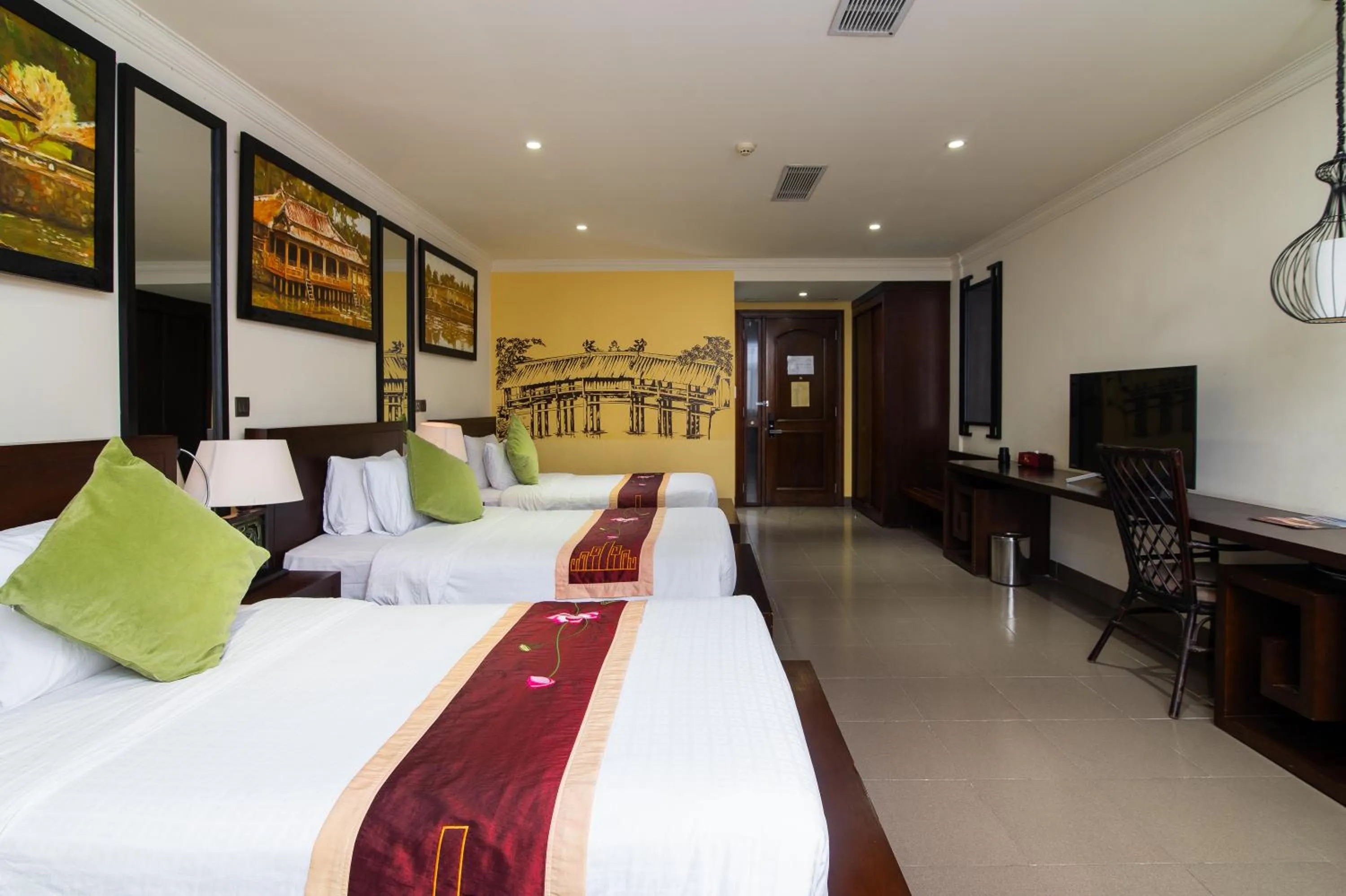 Bed in Villa Hue Hotel