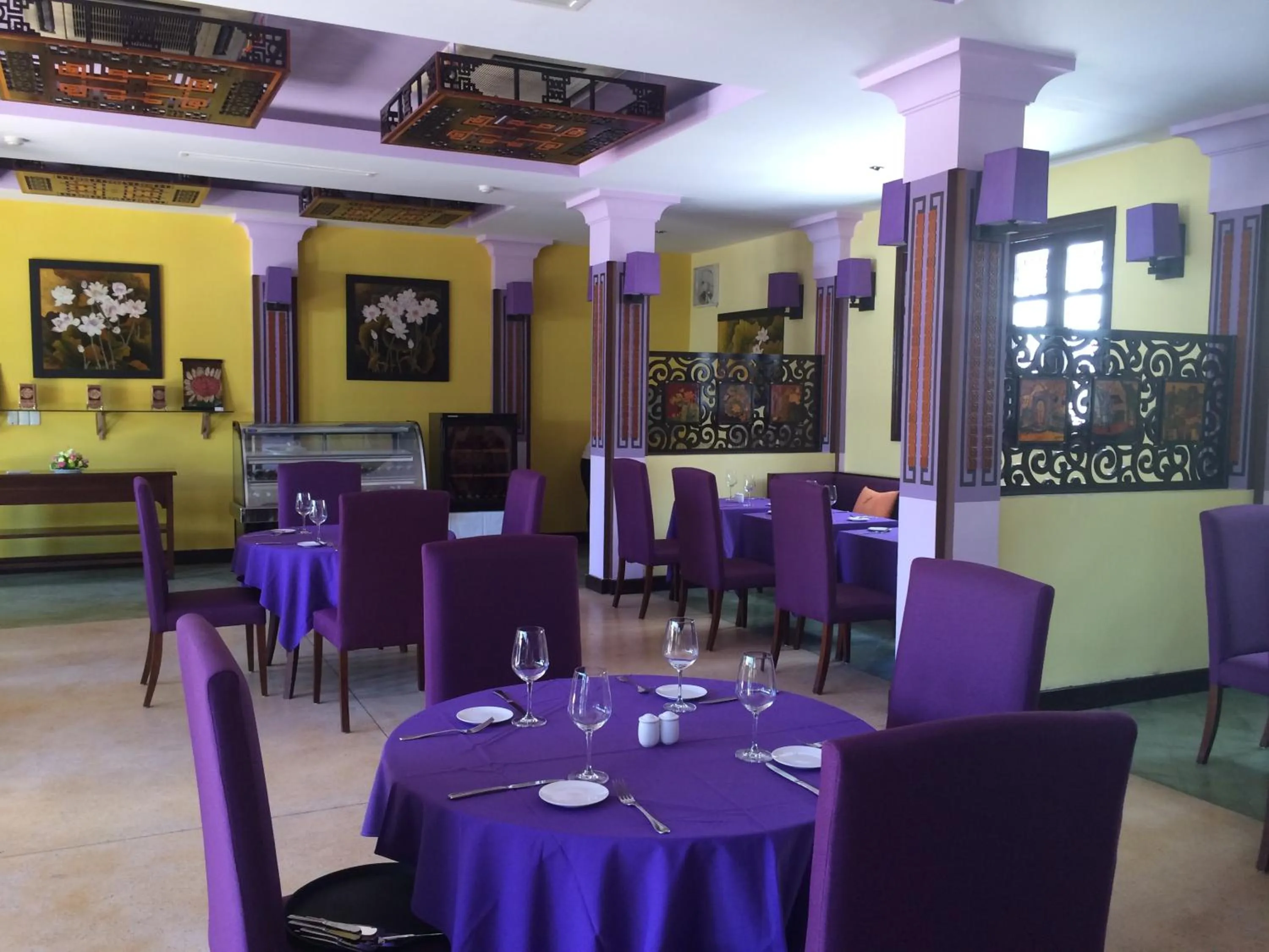 Restaurant/places to eat in Villa Hue Hotel